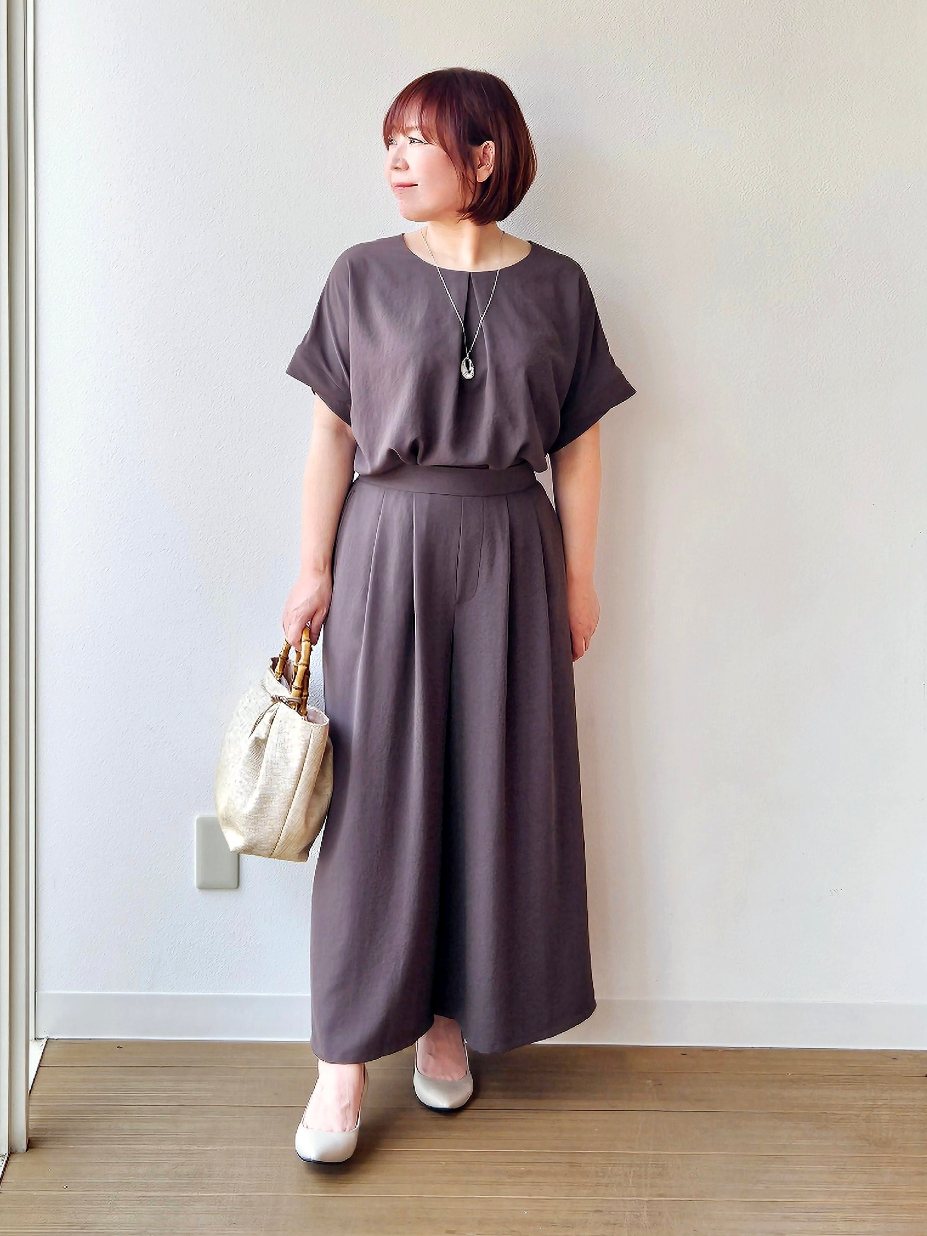 やじまさんの「UNTITLED｜【前後2WAY/はっ水/セットアップ可】リラクシーフレンチスリーブブラウス」を使ったコーディネート