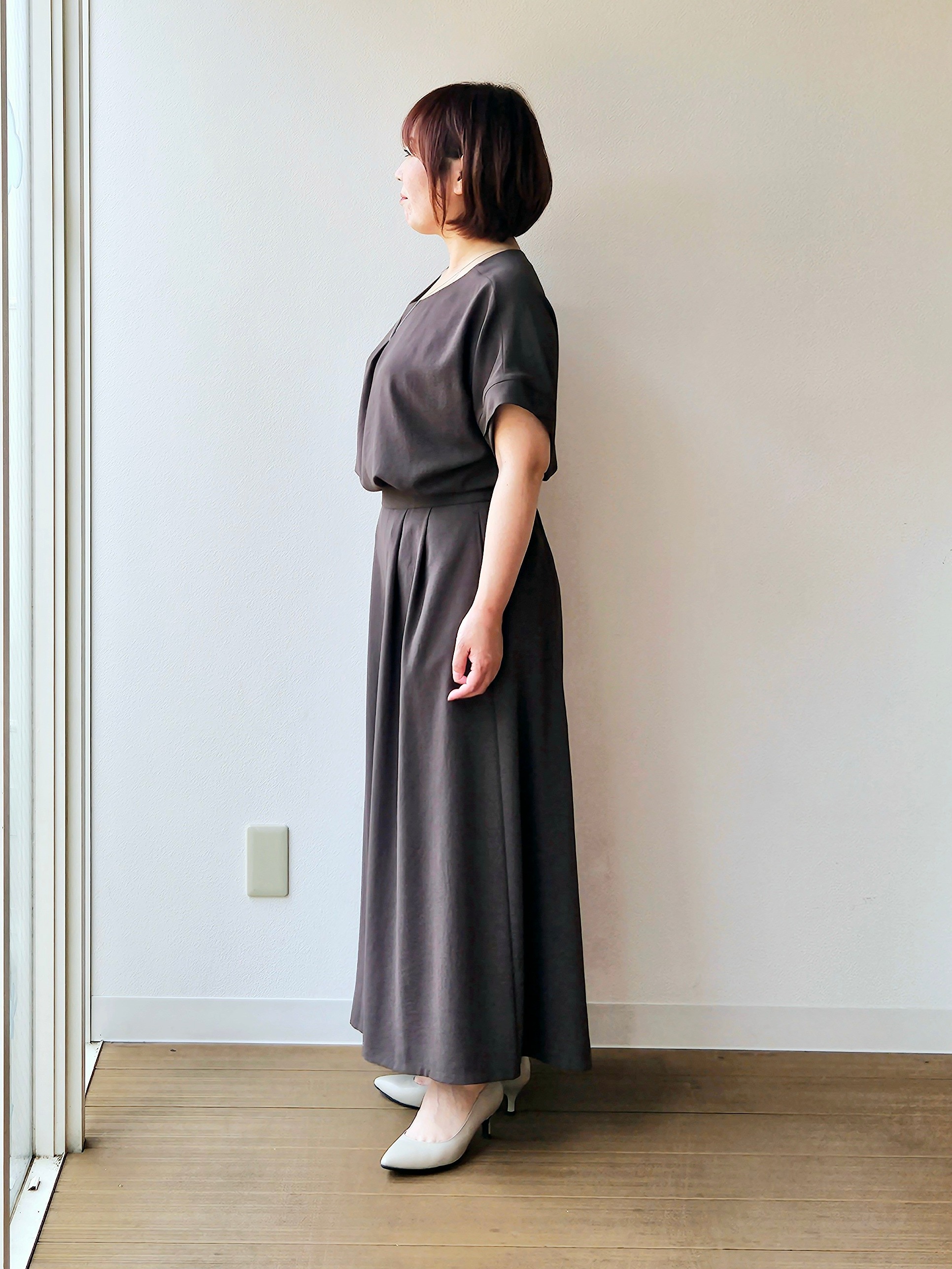 やじまさんの「UNTITLED｜【前後2WAY/はっ水/セットアップ可】リラクシーフレンチスリーブブラウス」を使ったコーディネート