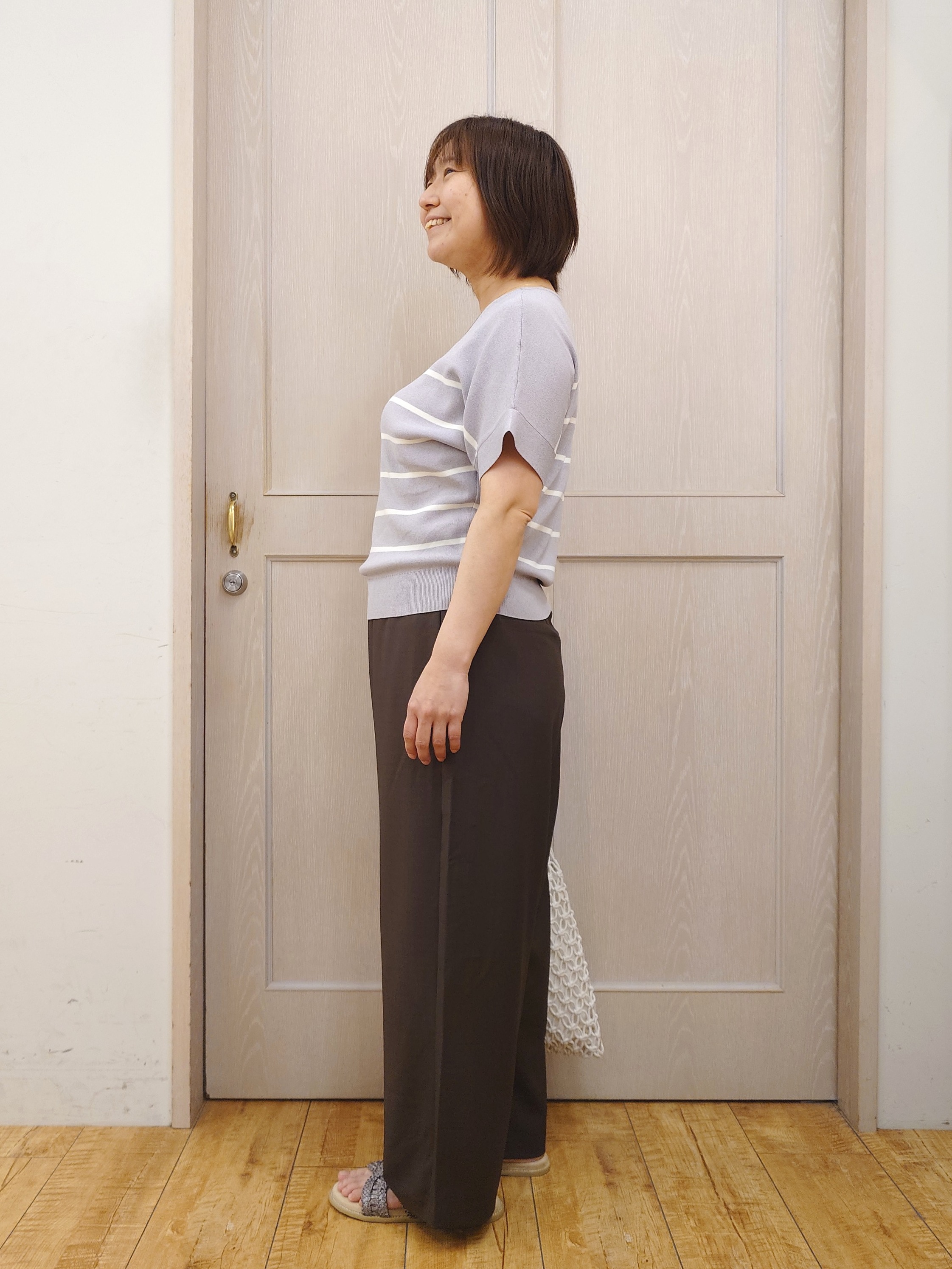 とろろさんの「SHOO･LA･RUE｜【毎日洗える/ひんやり/UV/S-LL】二の腕隠れる さらっとドルマン半袖ニット」を使ったコーディネート