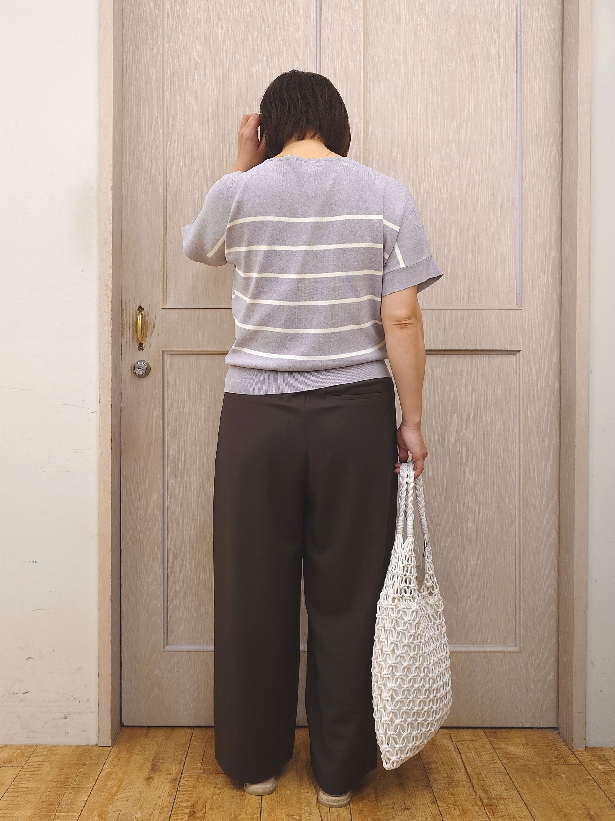 とろろさんの「SHOO･LA･RUE｜【毎日洗える/ひんやり/UV/S-LL】二の腕隠れる さらっとドルマン半袖ニット」を使ったコーディネート
