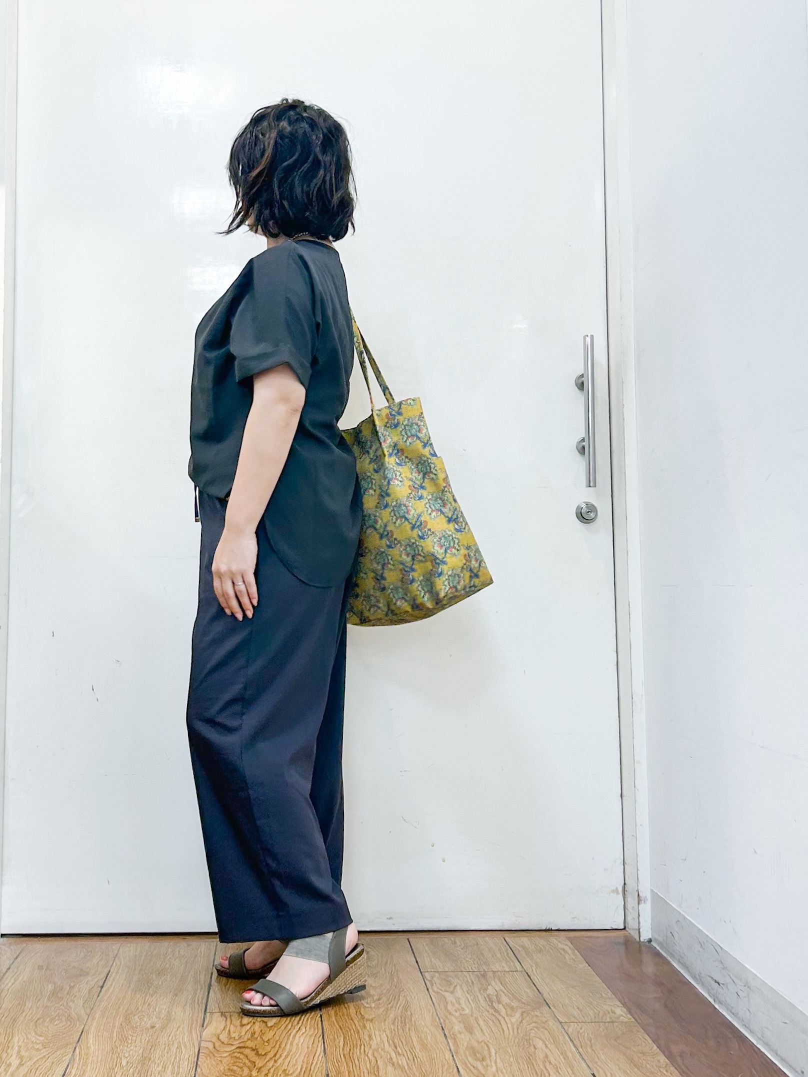 haruさんの「SHOO･LA･RUE｜【ひんやり/着丈選べる/体型カバー】洗濯後しわになりにくい さらさらドルマンブラウス」を使ったコーディネート
