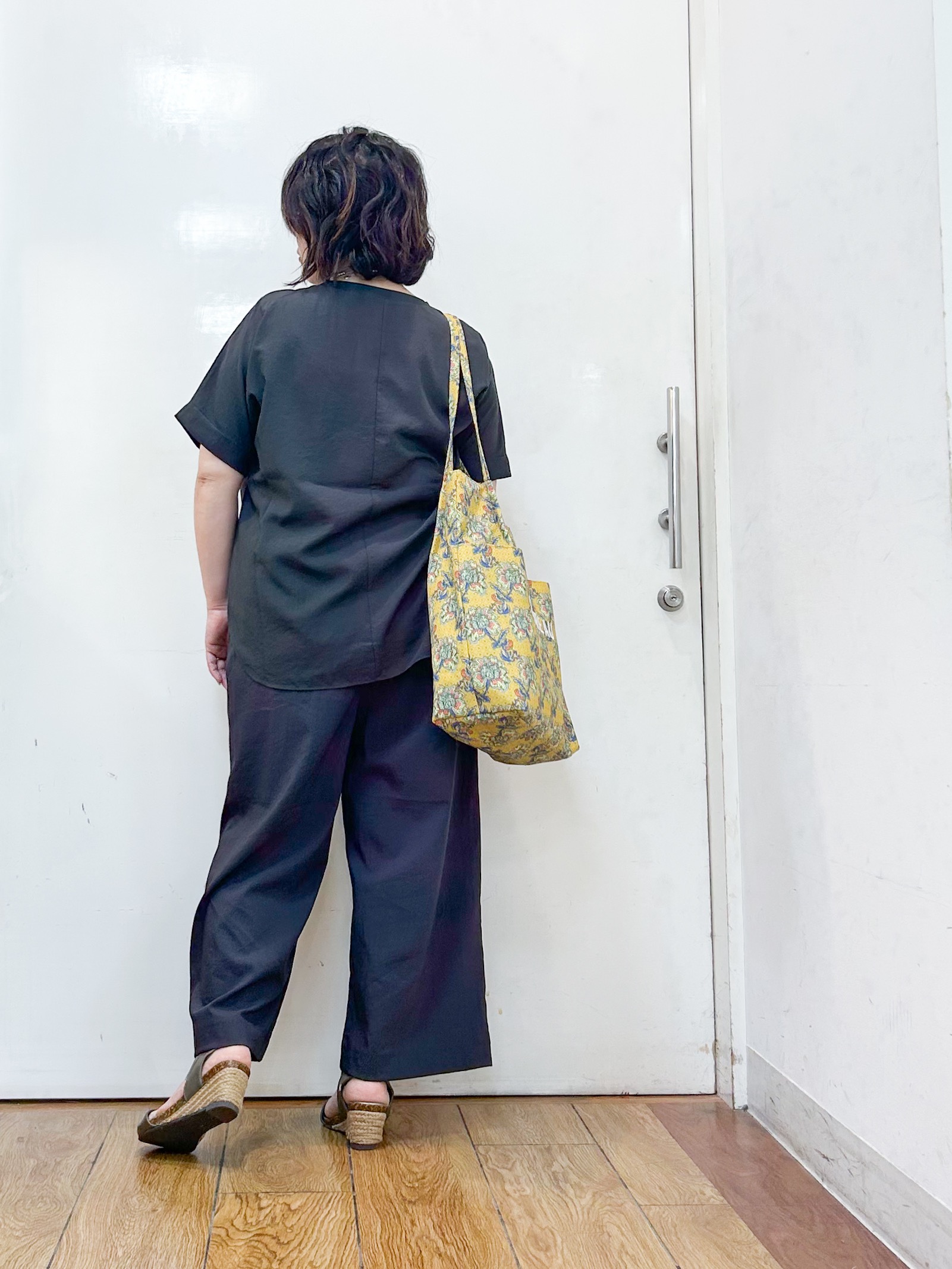 haruさんの「SHOO･LA･RUE｜【ひんやり/着丈選べる/体型カバー】洗濯後しわになりにくい さらさらドルマンブラウス」を使ったコーディネート
