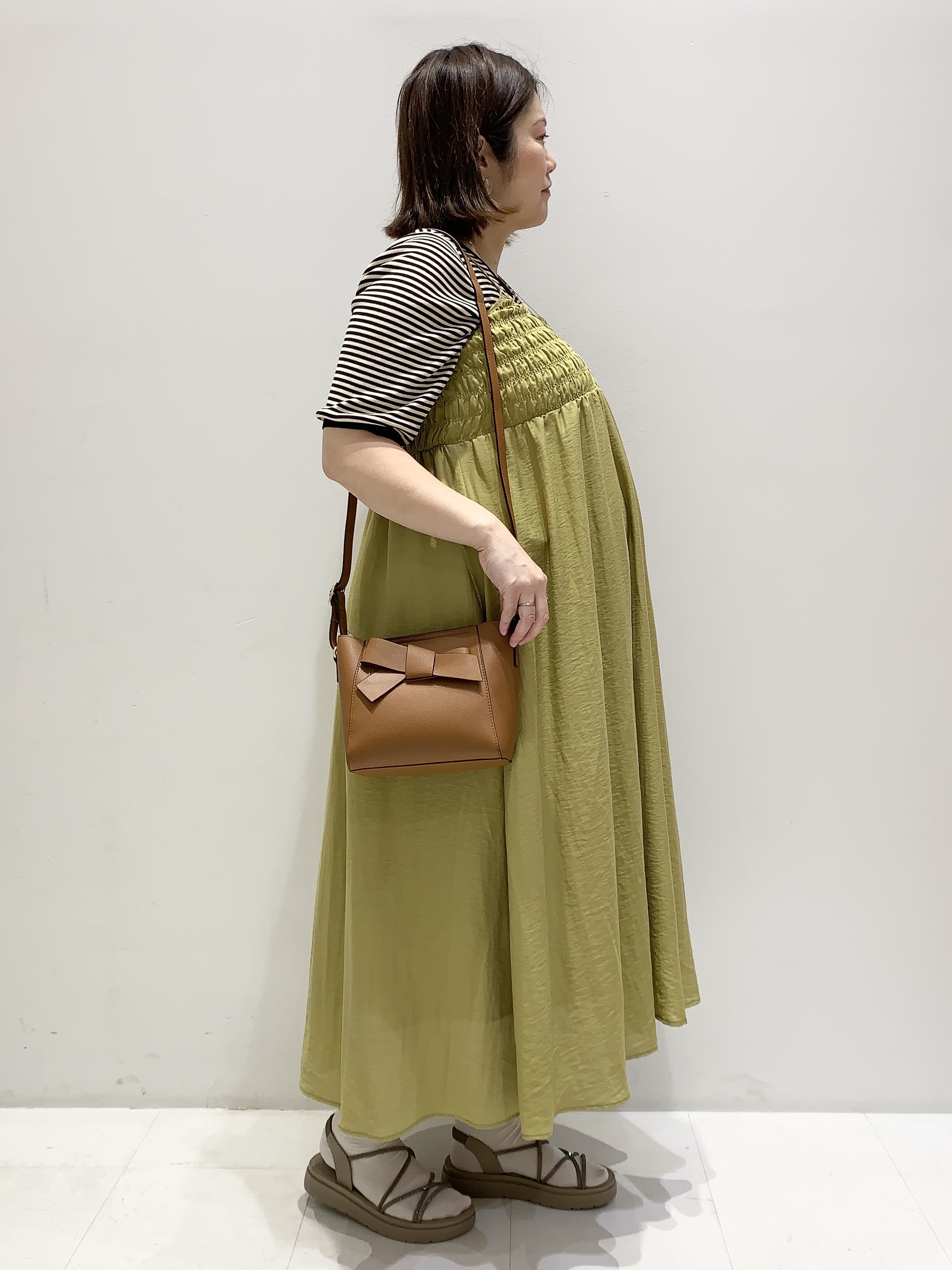 みいちゃんさんの「grove｜【シリーズ累計36万枚/UVカット・ひんやり・洗濯機OK】やわらかドライタッチ 五分袖クルーネックニ」を使ったコーディネート