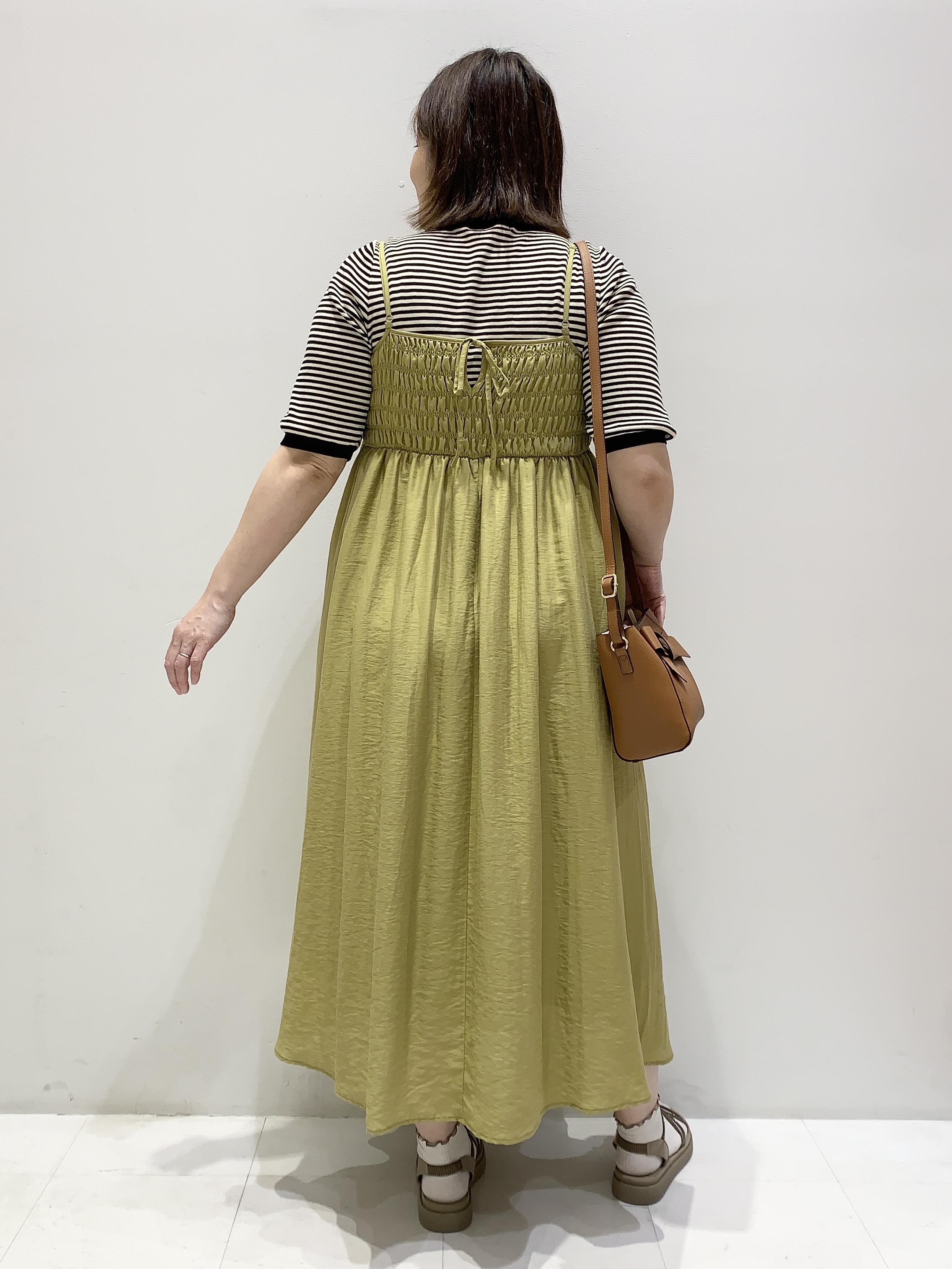 みいちゃんさんの「grove｜【シリーズ累計36万枚/UVカット・ひんやり・洗濯機OK】やわらかドライタッチ 五分袖クルーネックニ」を使ったコーディネート