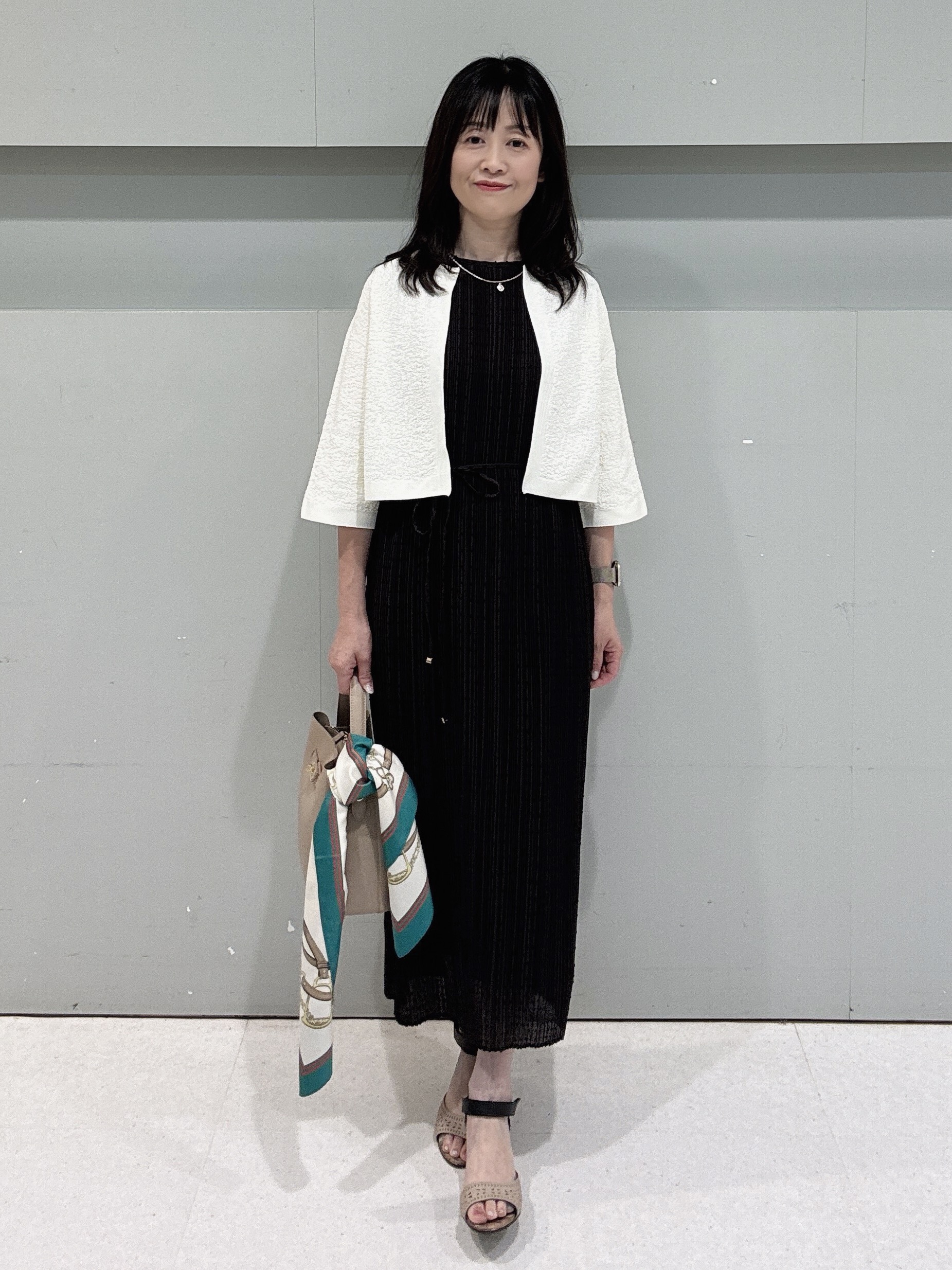 makiさんの「UNTITLED｜【ストレッチ性/洗える】短丈ニットカーディガン」を使ったコーディネート