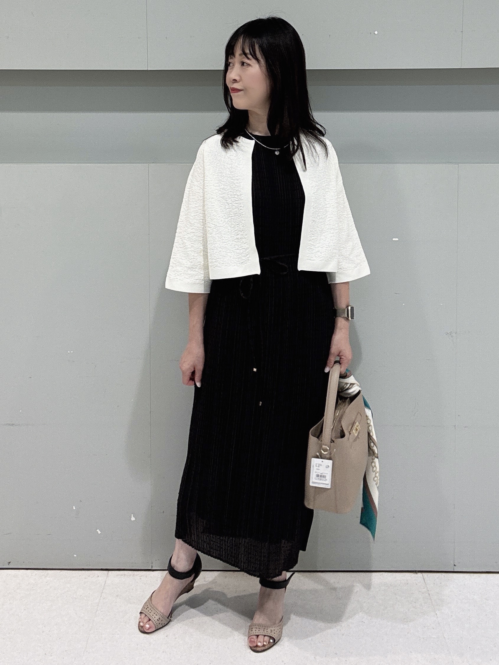 makiさんの「UNTITLED｜【ストレッチ性/洗える】短丈ニットカーディガン」を使ったコーディネート