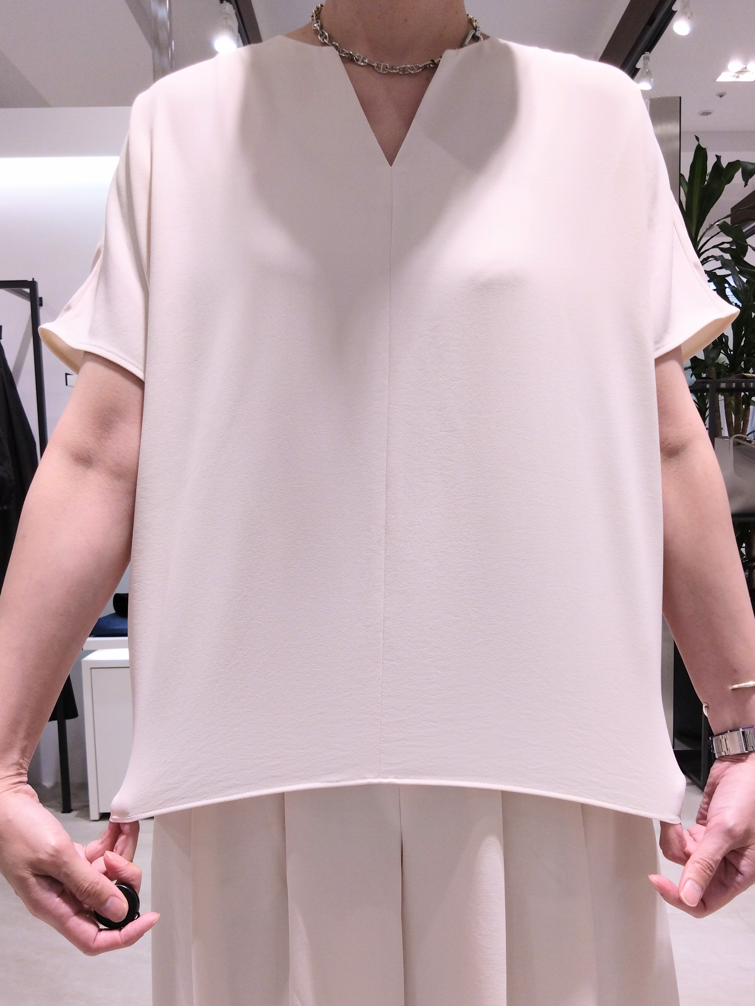 まちこさんの「UNTITLED｜シアーメッシュニット」を使ったコーディネート