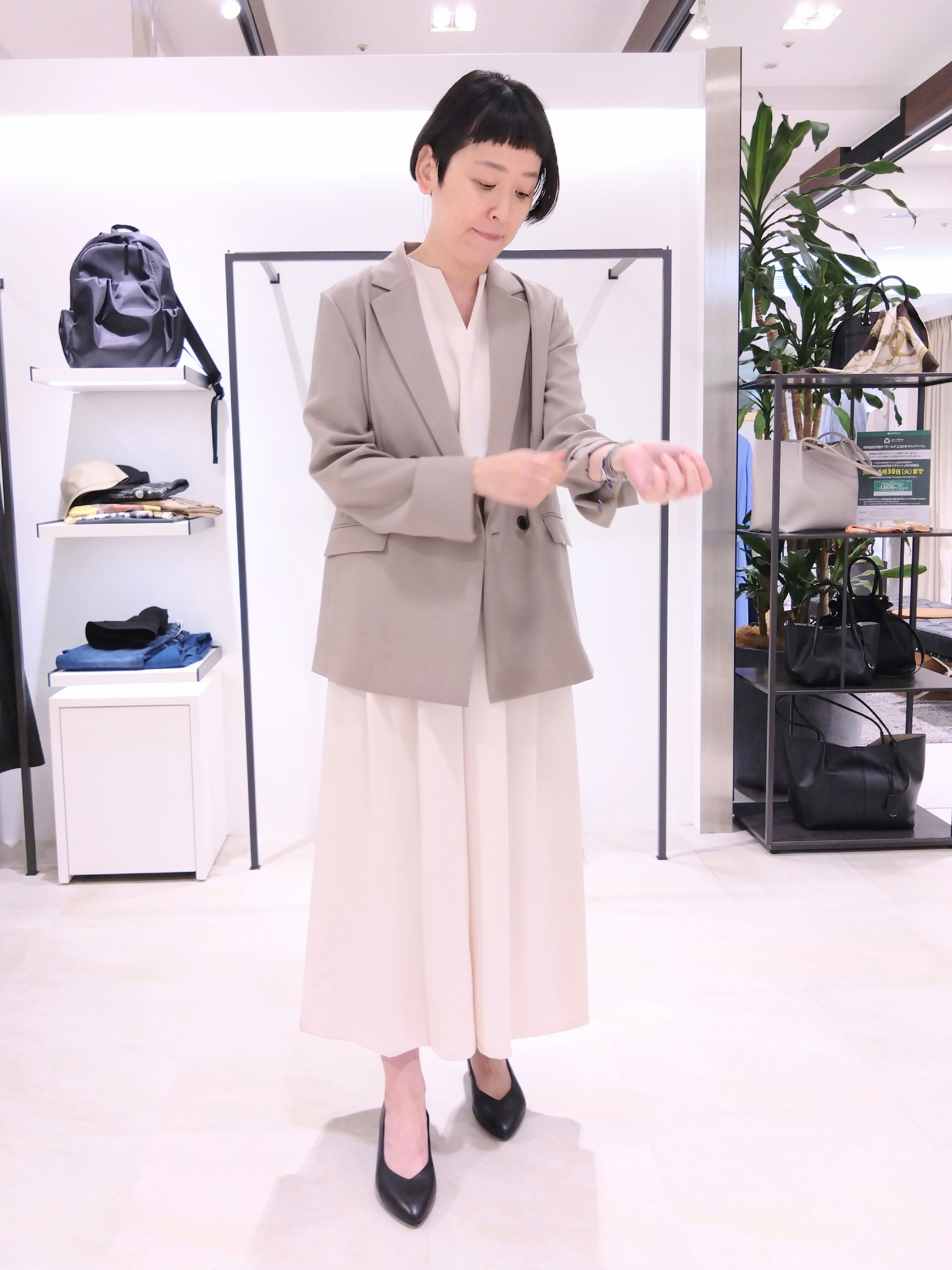 まちこさんの「UNTITLED｜【新色追加/セットアップ可】エアリー ダブルブレストジャケット」を使ったコーディネート