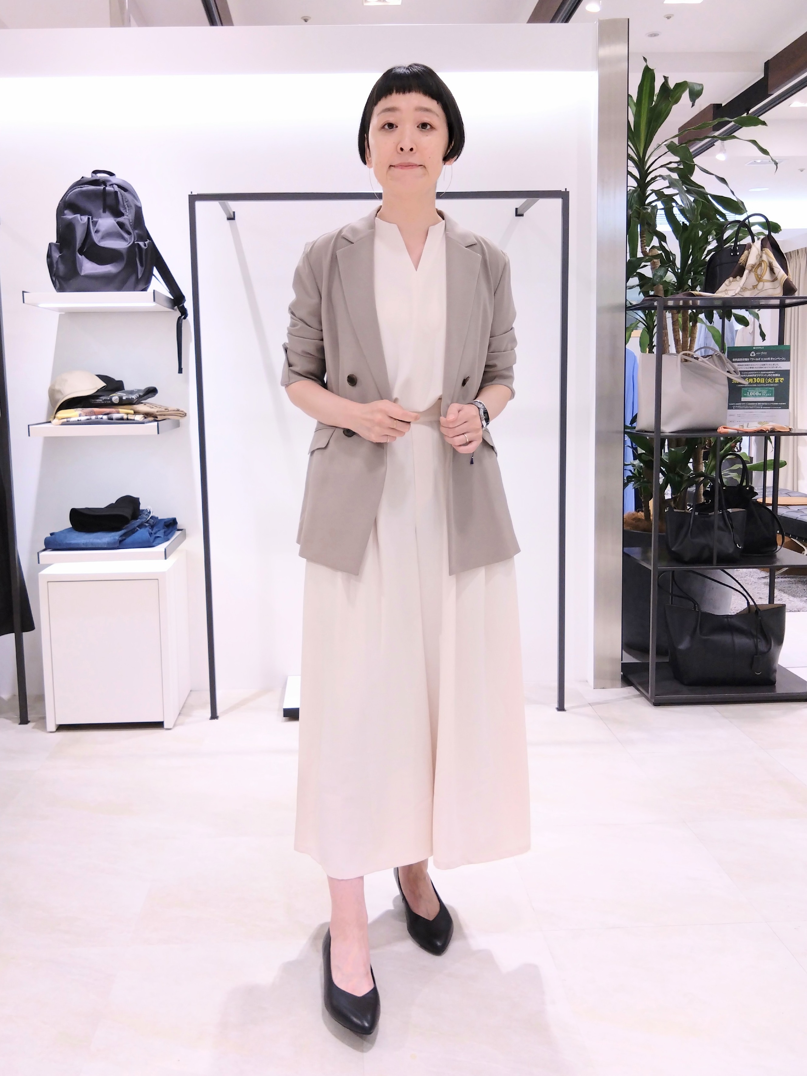 まちこさんの「UNTITLED｜【新色追加/セットアップ可】エアリー ダブルブレストジャケット」を使ったコーディネート