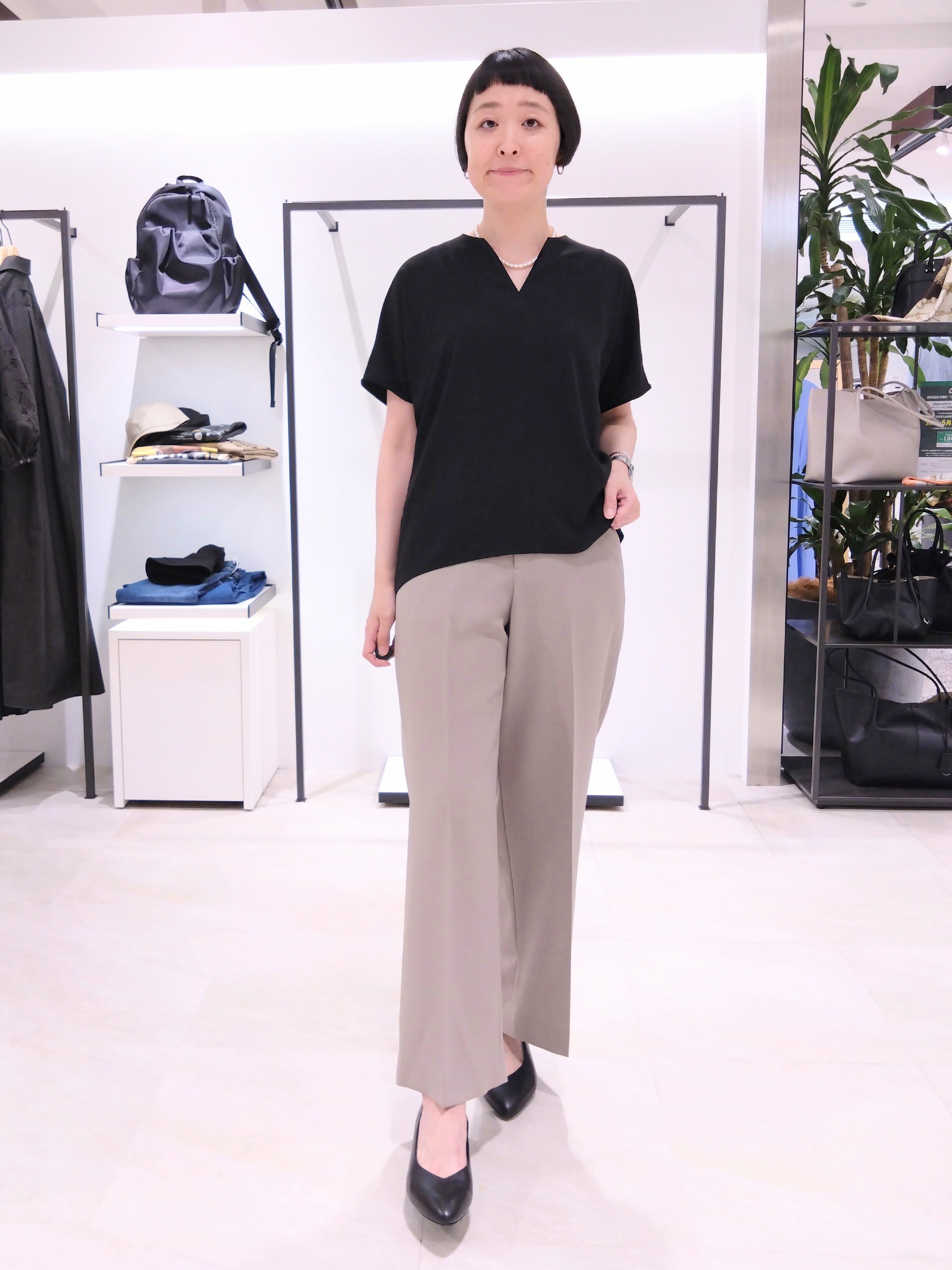 まちこさんの「UNTITLED｜【新色追加/接触冷感/セットアップ可】エアリー ワイドパンツ」を使ったコーディネート