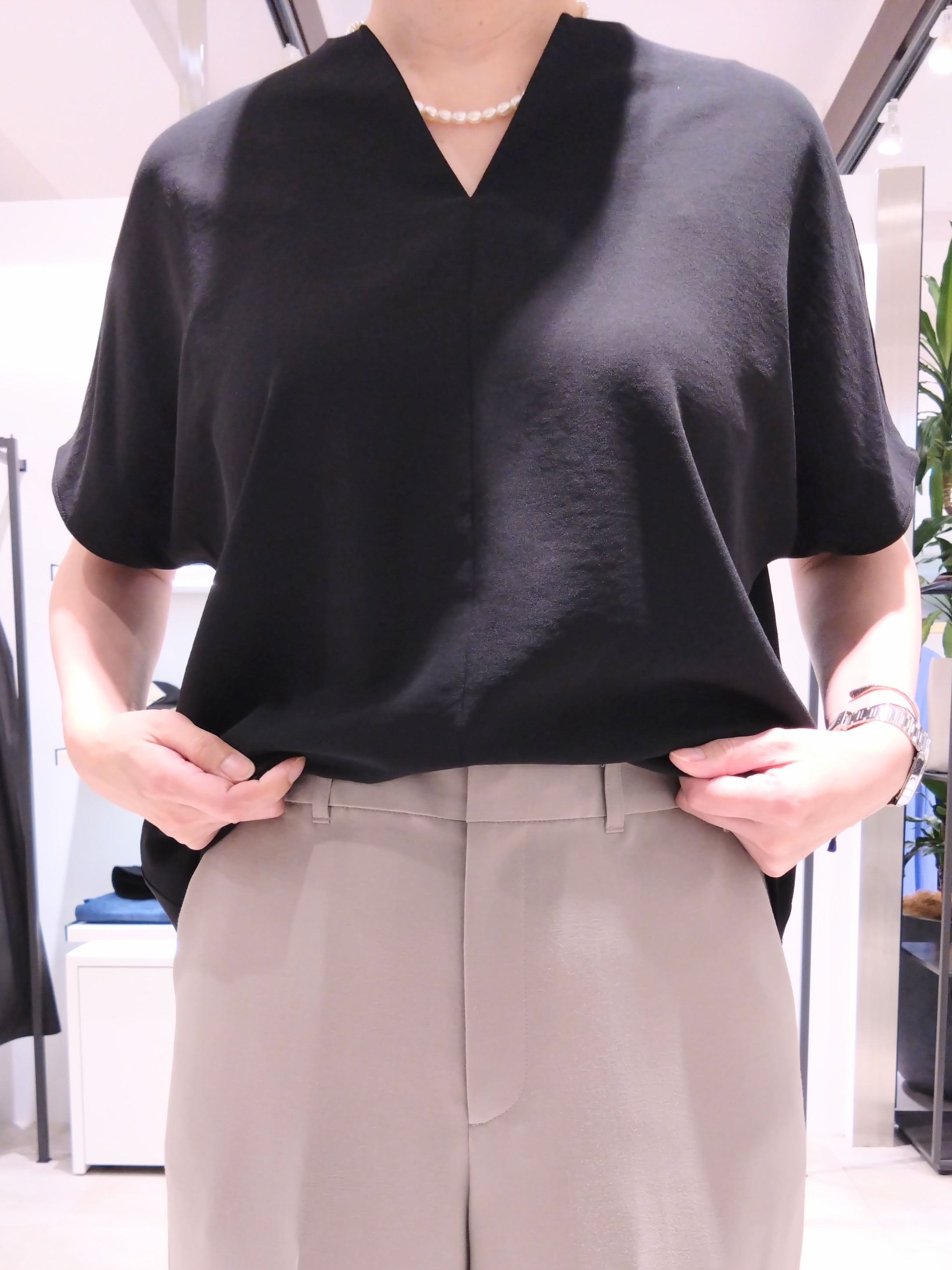 まちこさんの「UNTITLED｜【新色追加/接触冷感/セットアップ可】エアリー ワイドパンツ」を使ったコーディネート
