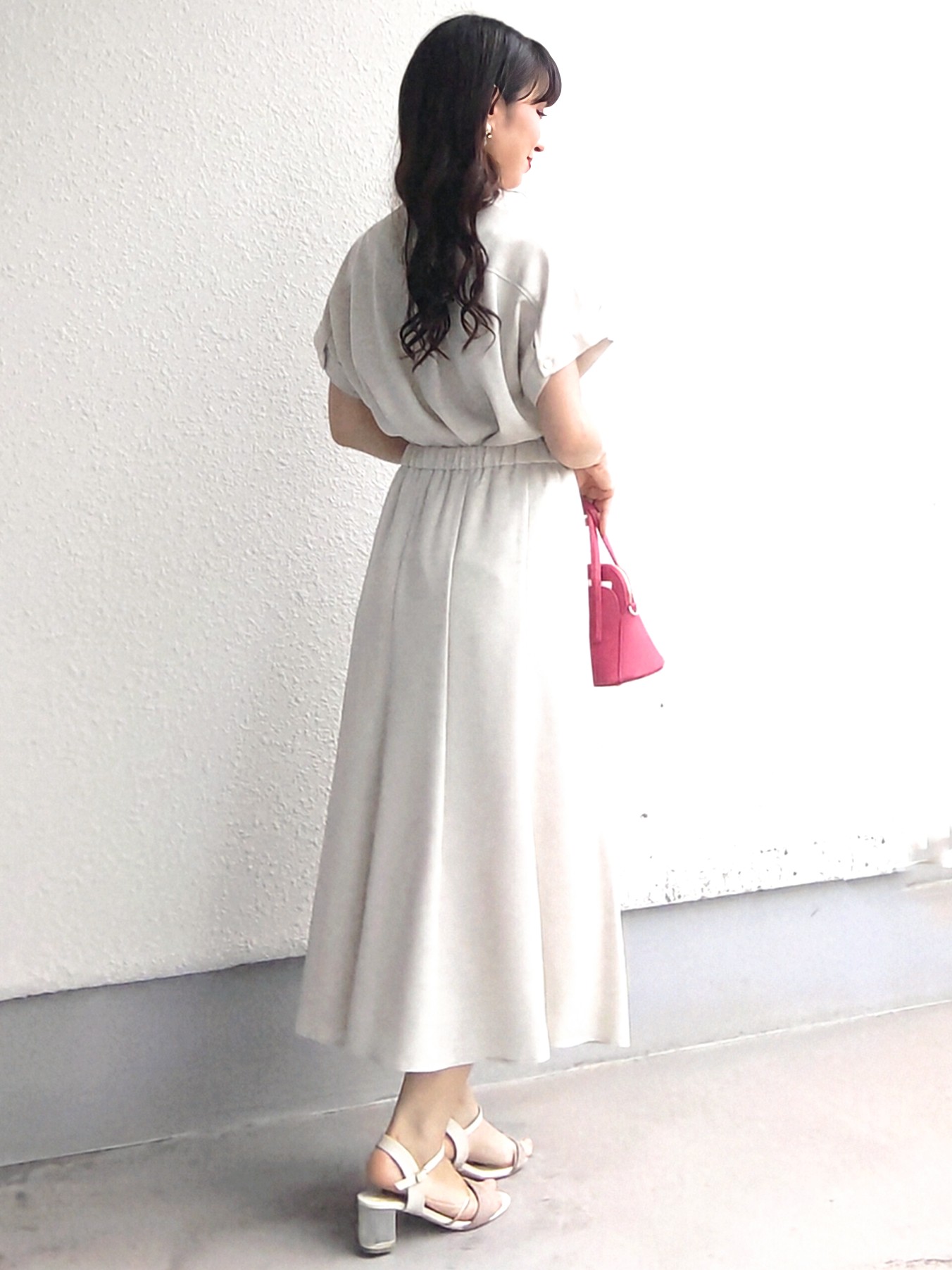 keinaさんの「SunaUna｜【手洗い可／セットアップ可】リネンライクブラウス」を使ったコーディネート