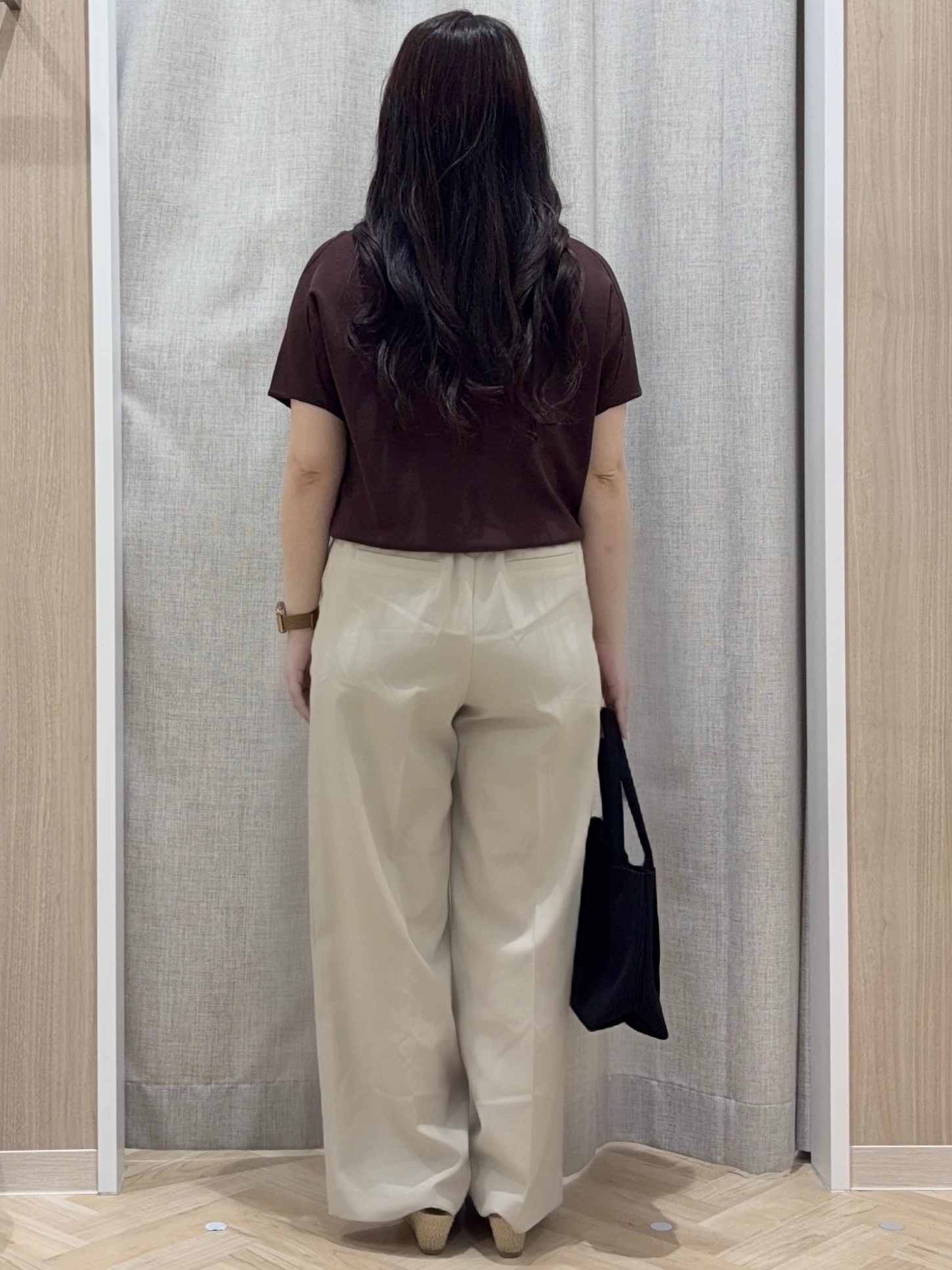 minamiさんの「grove｜【シリーズ累計36万枚！名品ニット】やわらかドライタッチ ドルマンニット」を使ったコーディネート