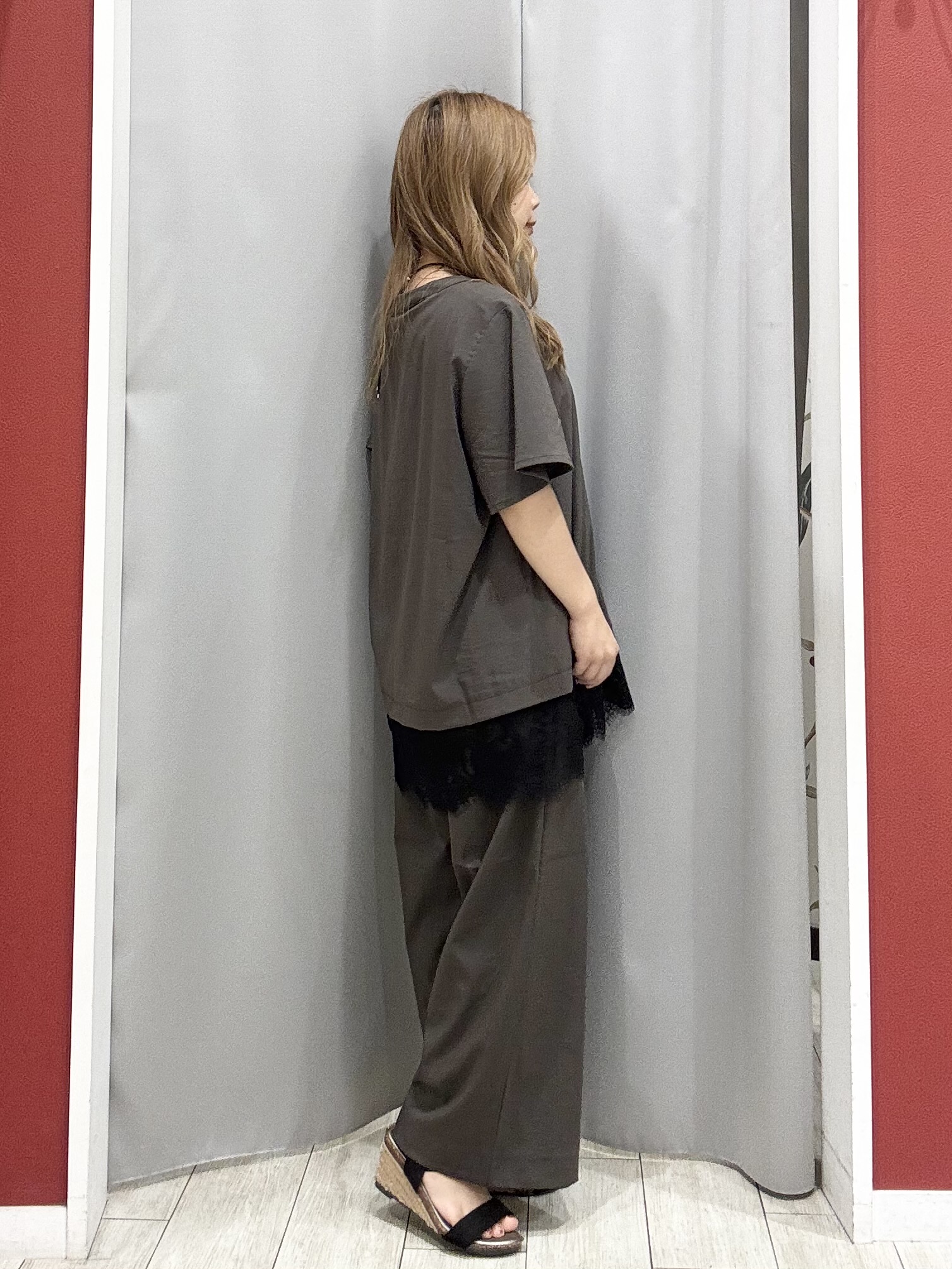 shioさんの「SHOO･LA･RUE｜【S-LL/洗濯機可】軽凛(かろりん)ひんやり スキッパー裾レースブラウス」を使ったコーディネート