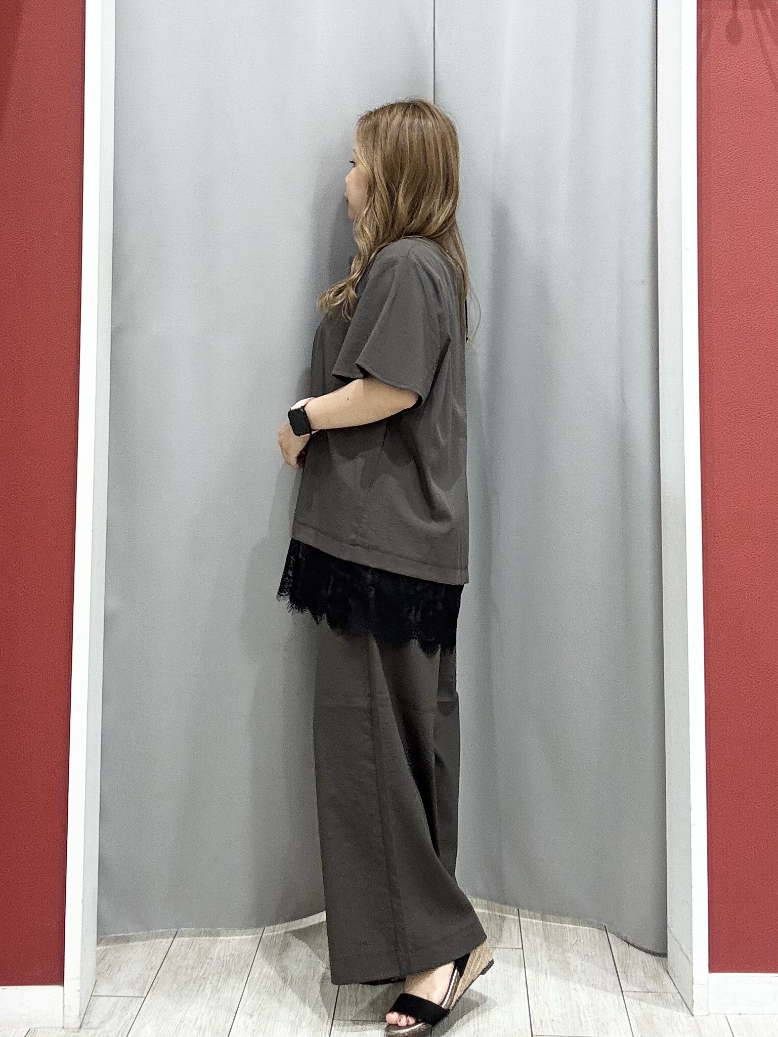 shioさんの「SHOO･LA･RUE｜【S-LL/洗濯機可】軽凛(かろりん)ひんやり スキッパー裾レースブラウス」を使ったコーディネート
