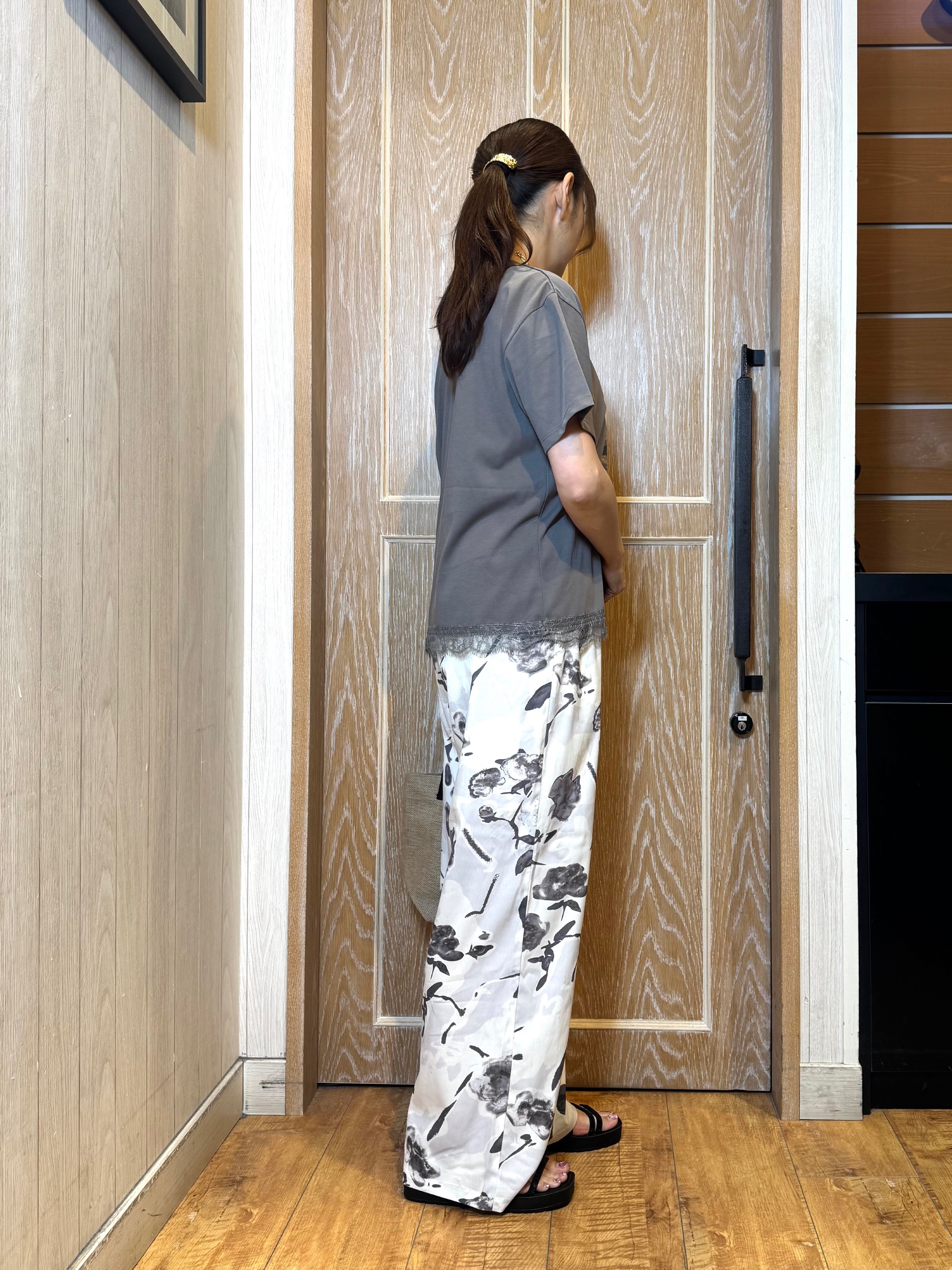 KAORIさんの「SHOO･LA･RUE｜タッセル使いがアクセント ジュートランチトートバッグ」を使ったコーディネート