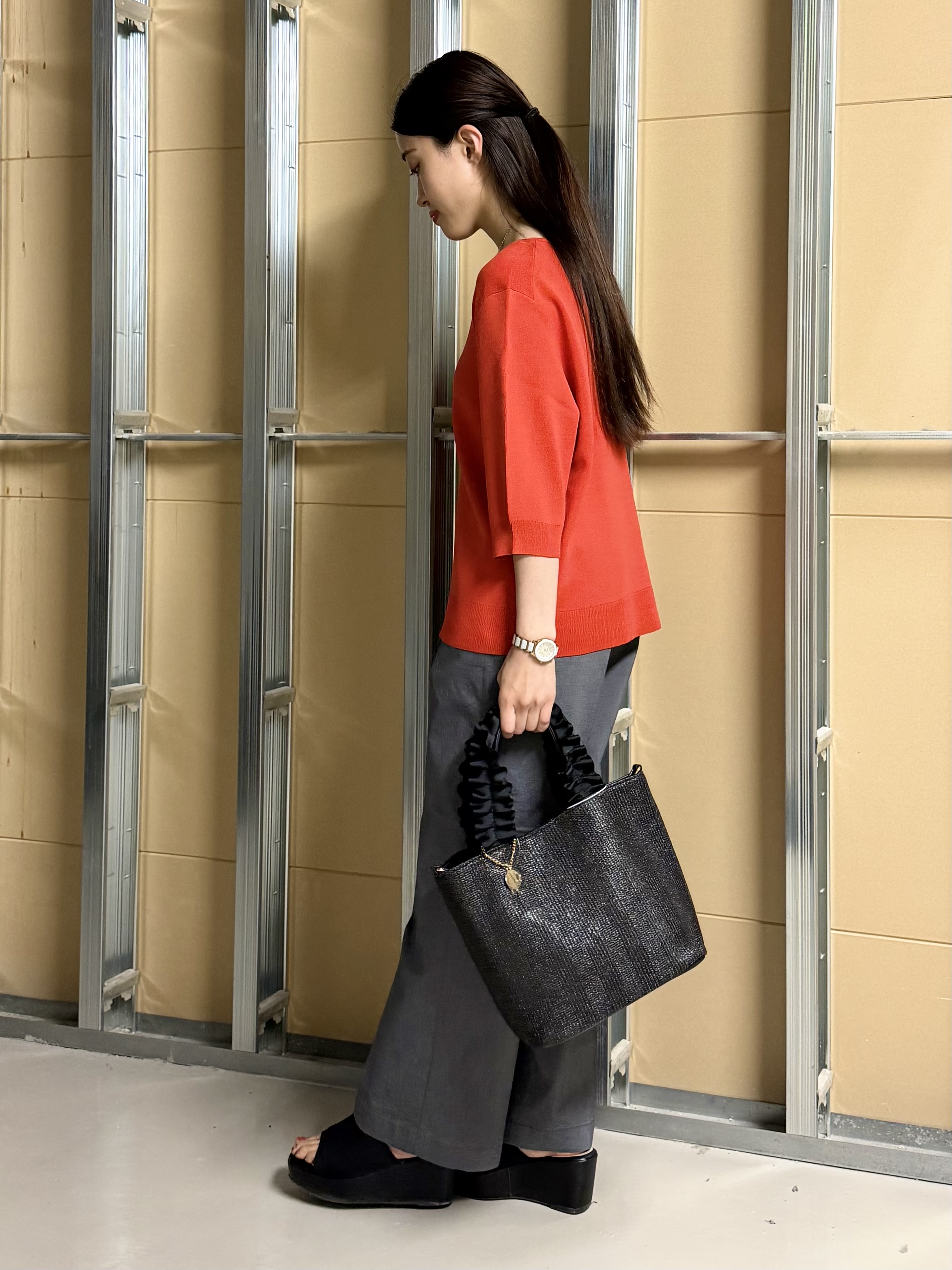 sahoさんの「THE SHOP TK｜【S-XL/ひんやりタッチ】美しさ際立つ 6分袖ニット 洗濯機OK/UVケア/毛玉になりにくい」を使ったコーディネート