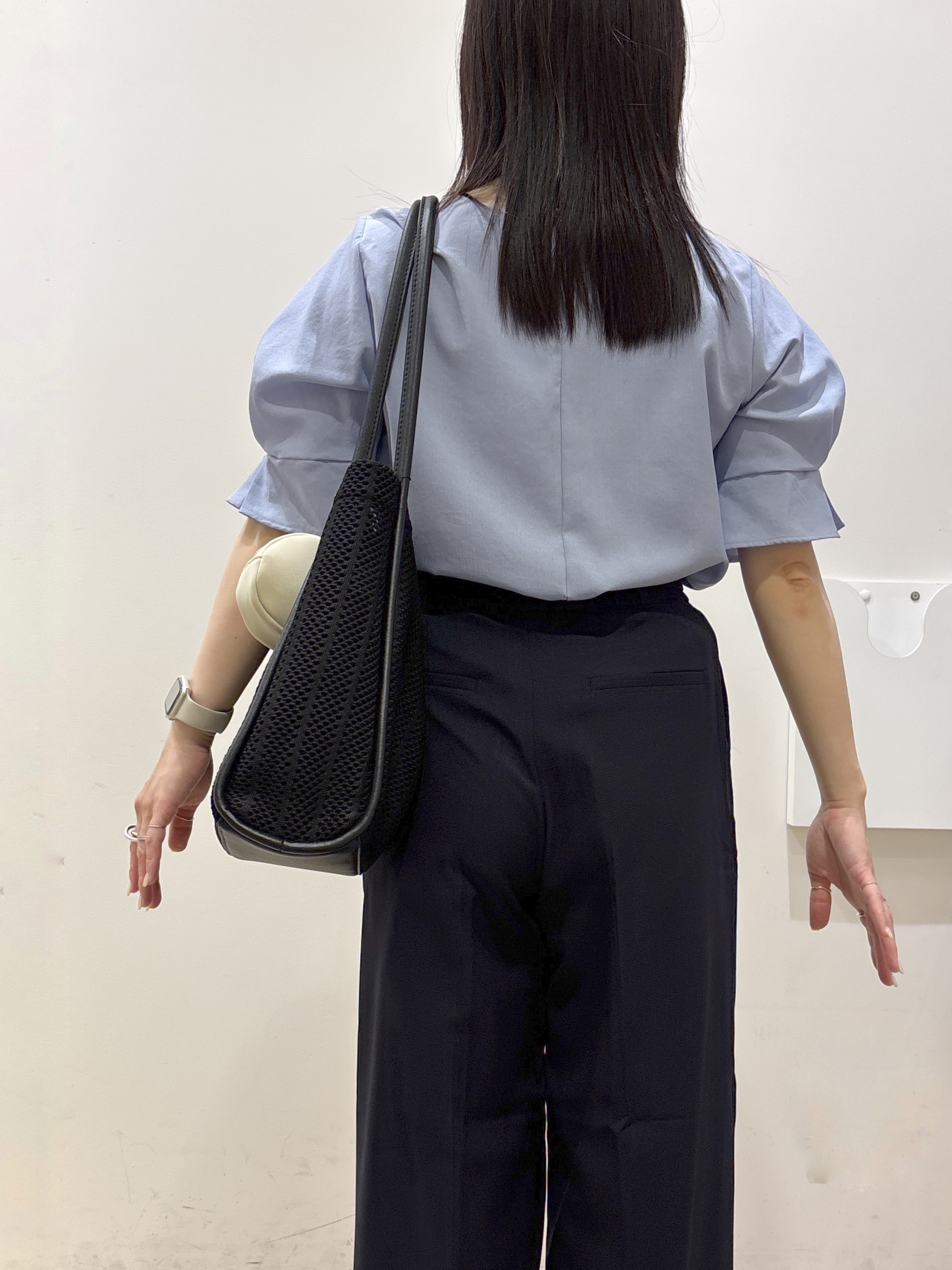 mameさんの「index｜【接触冷感】タックパフスリーブブラウス《吸水速乾／防シワ／洗濯機OK／XS～3L／6col》」を使ったコーディネート