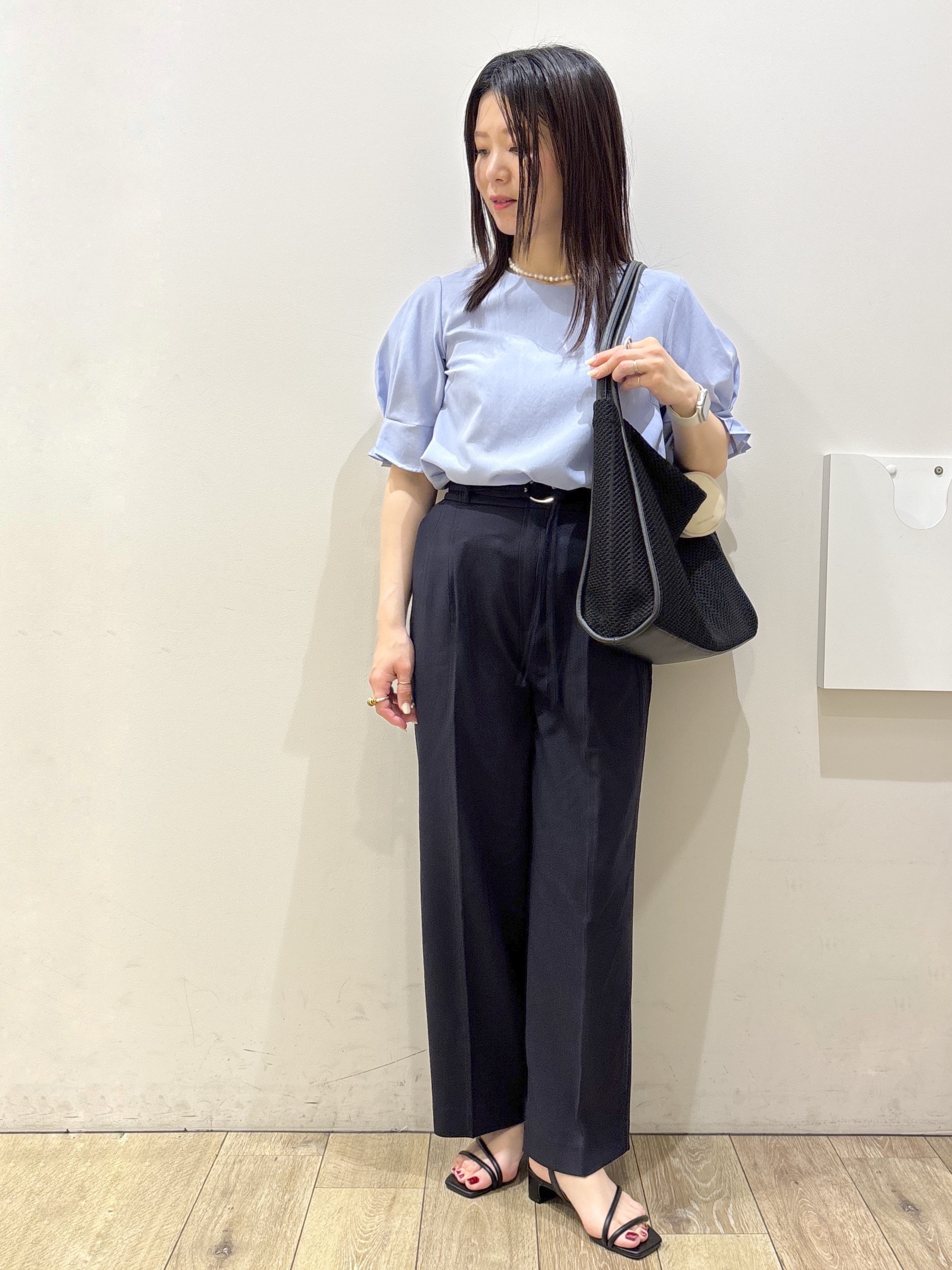 mameさんの「index｜【接触冷感】タックパフスリーブブラウス《吸水速乾／防シワ／洗濯機OK／XS～3L／6col》」を使ったコーディネート
