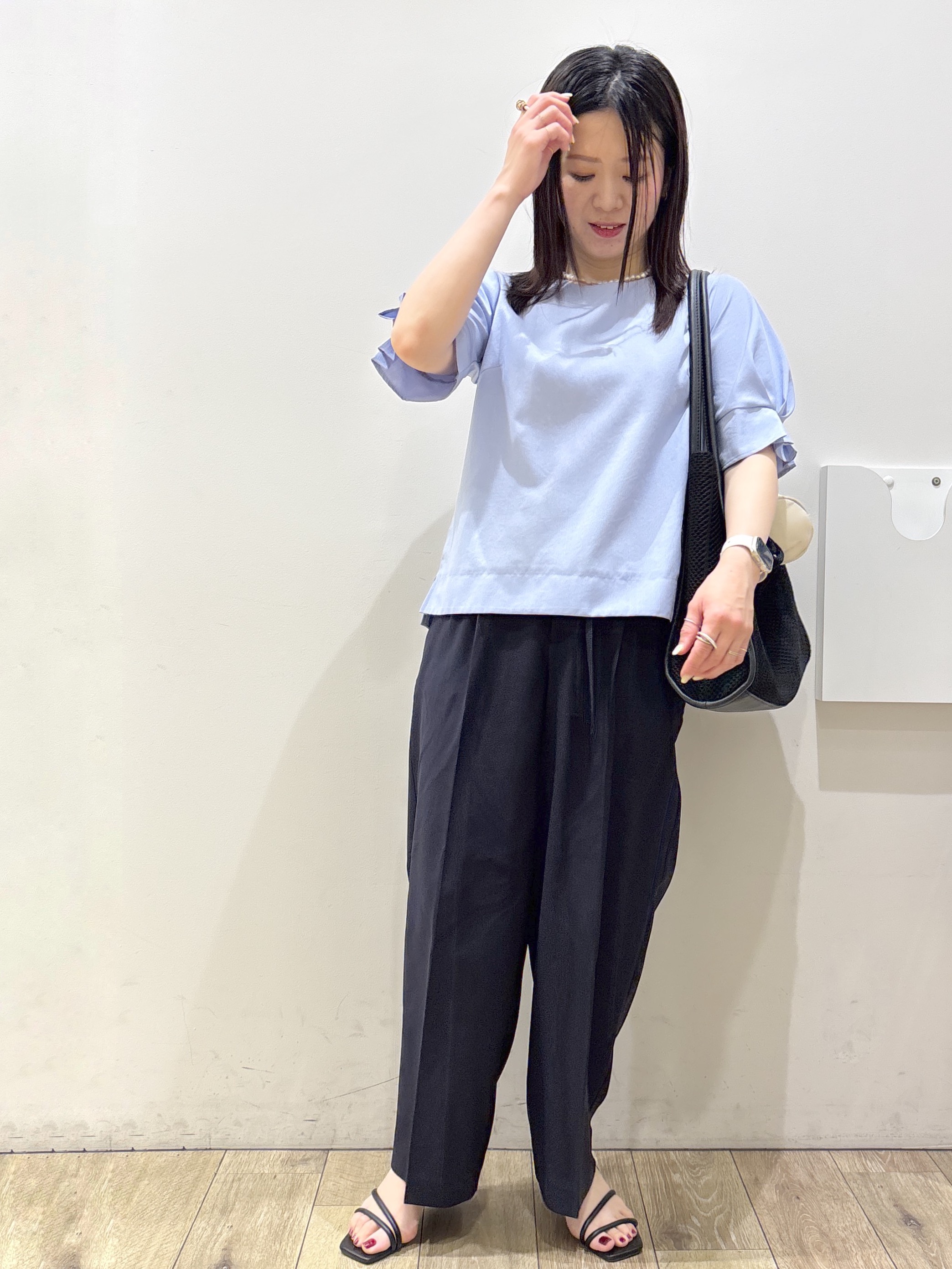 mameさんの「index｜【接触冷感】タックパフスリーブブラウス《吸水速乾／防シワ／洗濯機OK／XS～3L／6col》」を使ったコーディネート