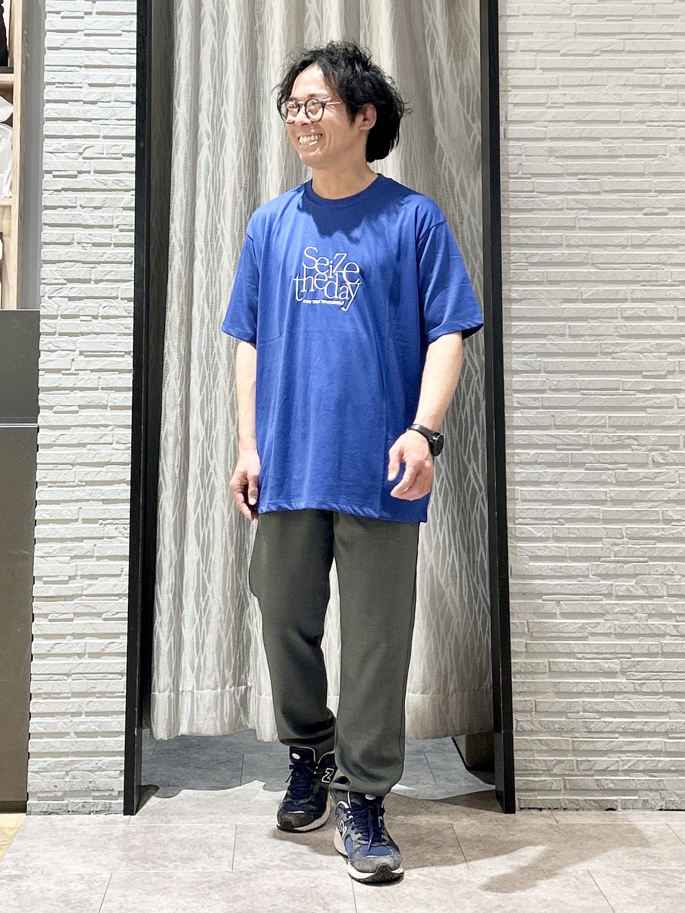 KENJI Iさんの「THE SHOP TK｜COOLロゴ半袖Tシャツ 接触冷感／洗濯機OK」を使ったコーディネート