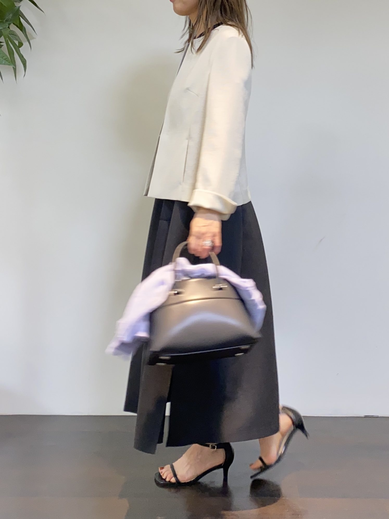 tomoさんの「UNTITLED｜【清涼感/洗える】ミニマルシルエットジャケット」を使ったコーディネート
