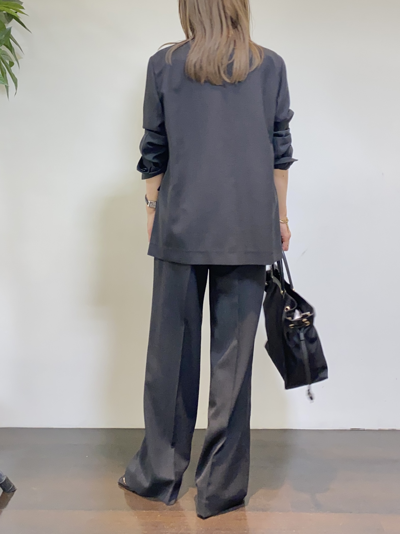 tomoさんの「UNTITLED｜【さらりと快適/セットアップ可/UV/接触冷感】スラブカラーレスジャケット」を使ったコーディネート