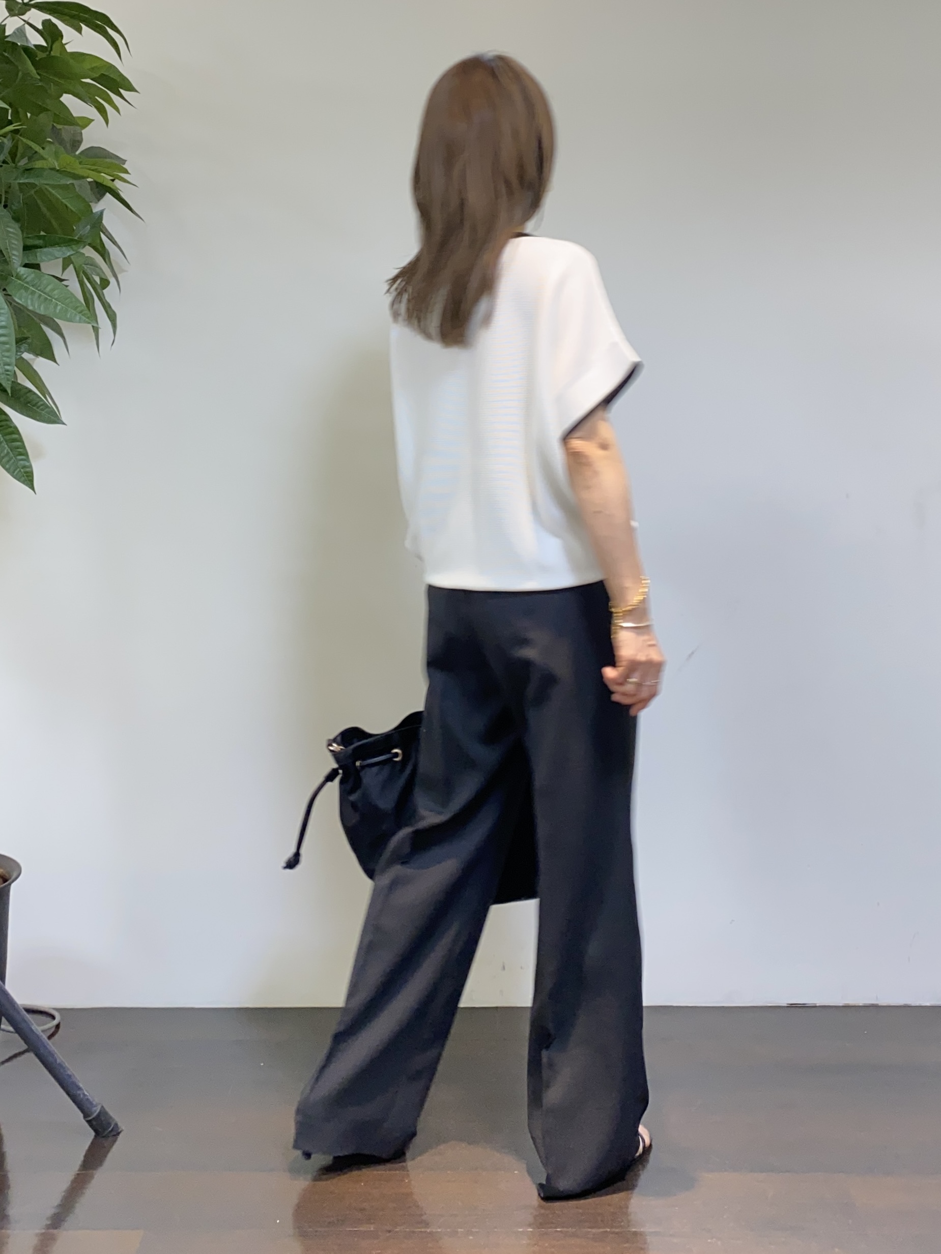 tomoさんの「UNTITLED｜【さらりと快適/セットアップ可/UV/接触冷感】スラブカラーレスジャケット」を使ったコーディネート
