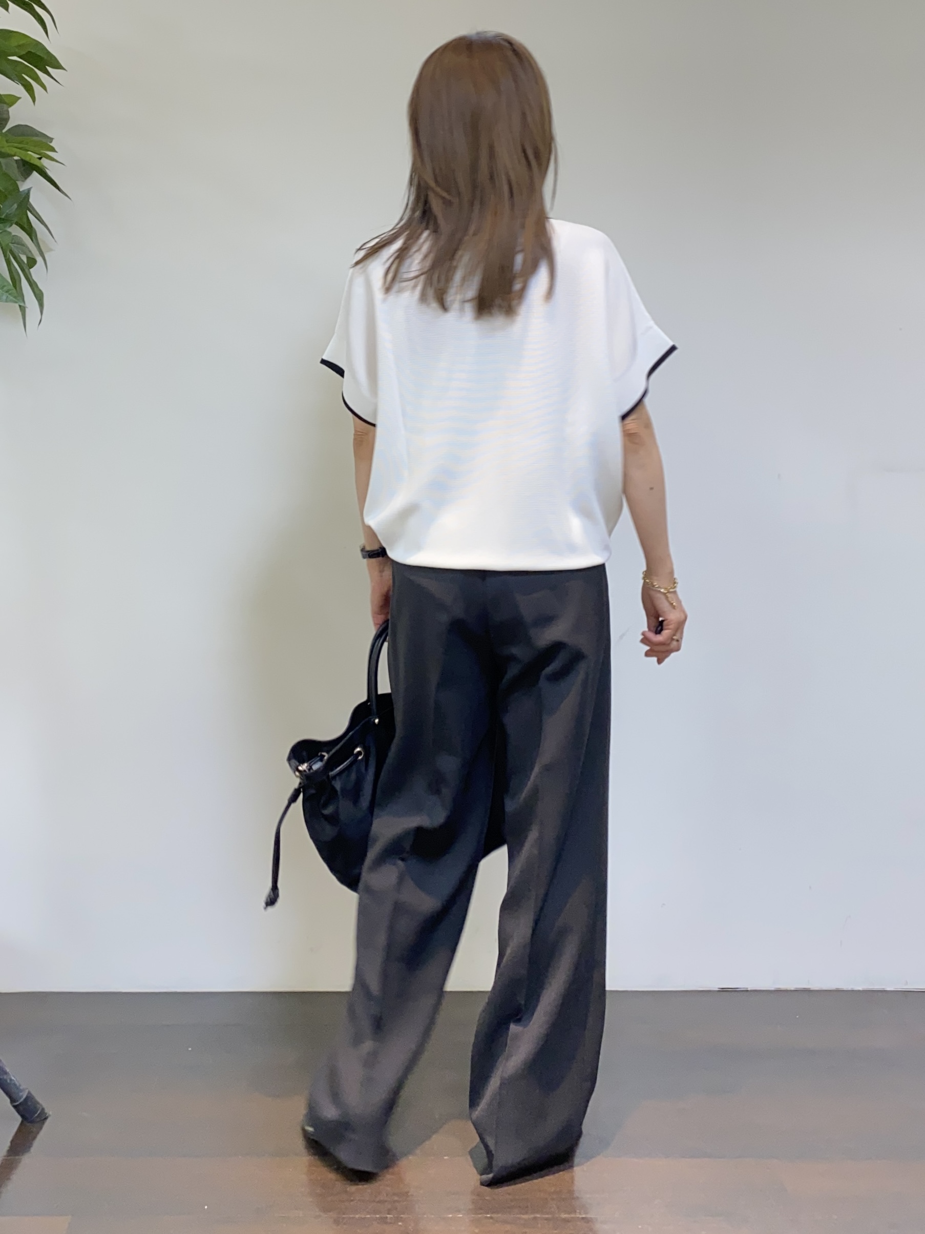 tomoさんの「UNTITLED｜【さらりと快適/セットアップ可/UV/接触冷感】スラブカラーレスジャケット」を使ったコーディネート