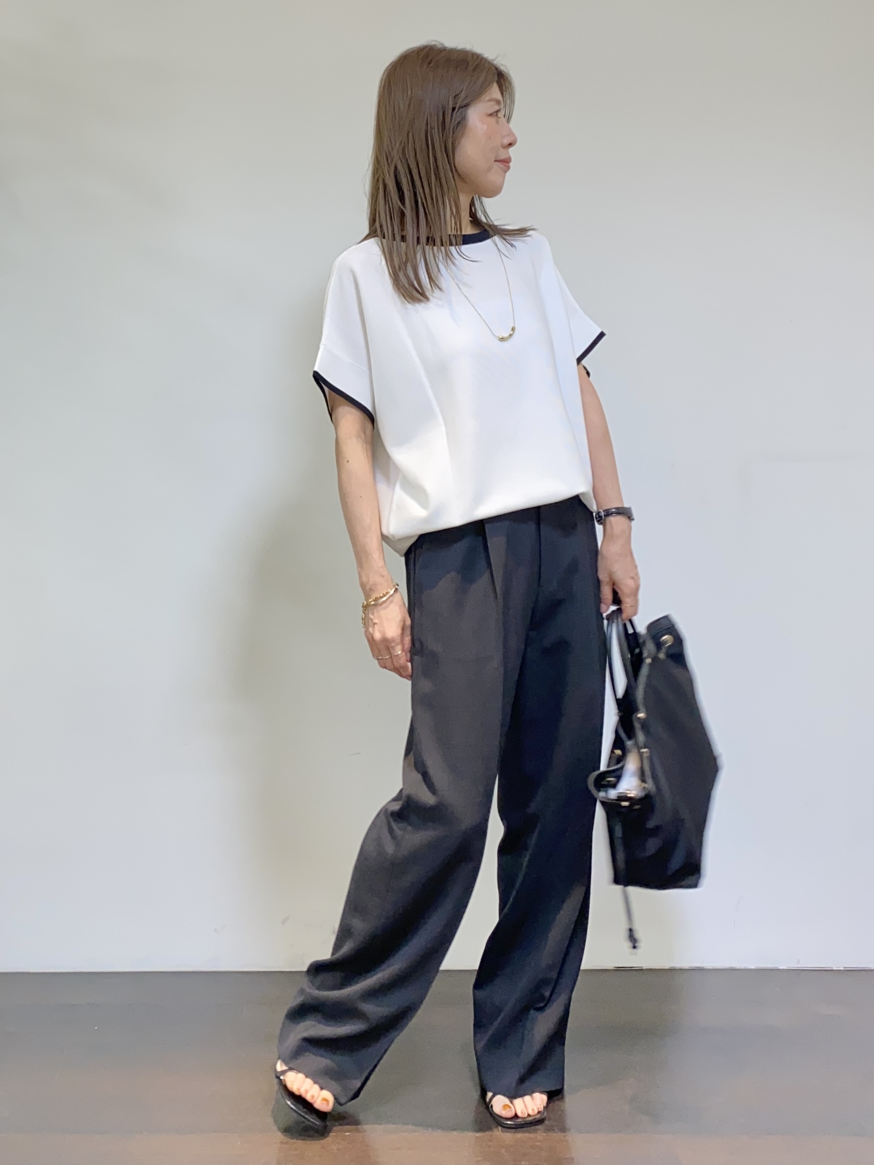tomoさんの「UNTITLED｜【さらりと快適/セットアップ可/UV/接触冷感】スラブカラーレスジャケット」を使ったコーディネート