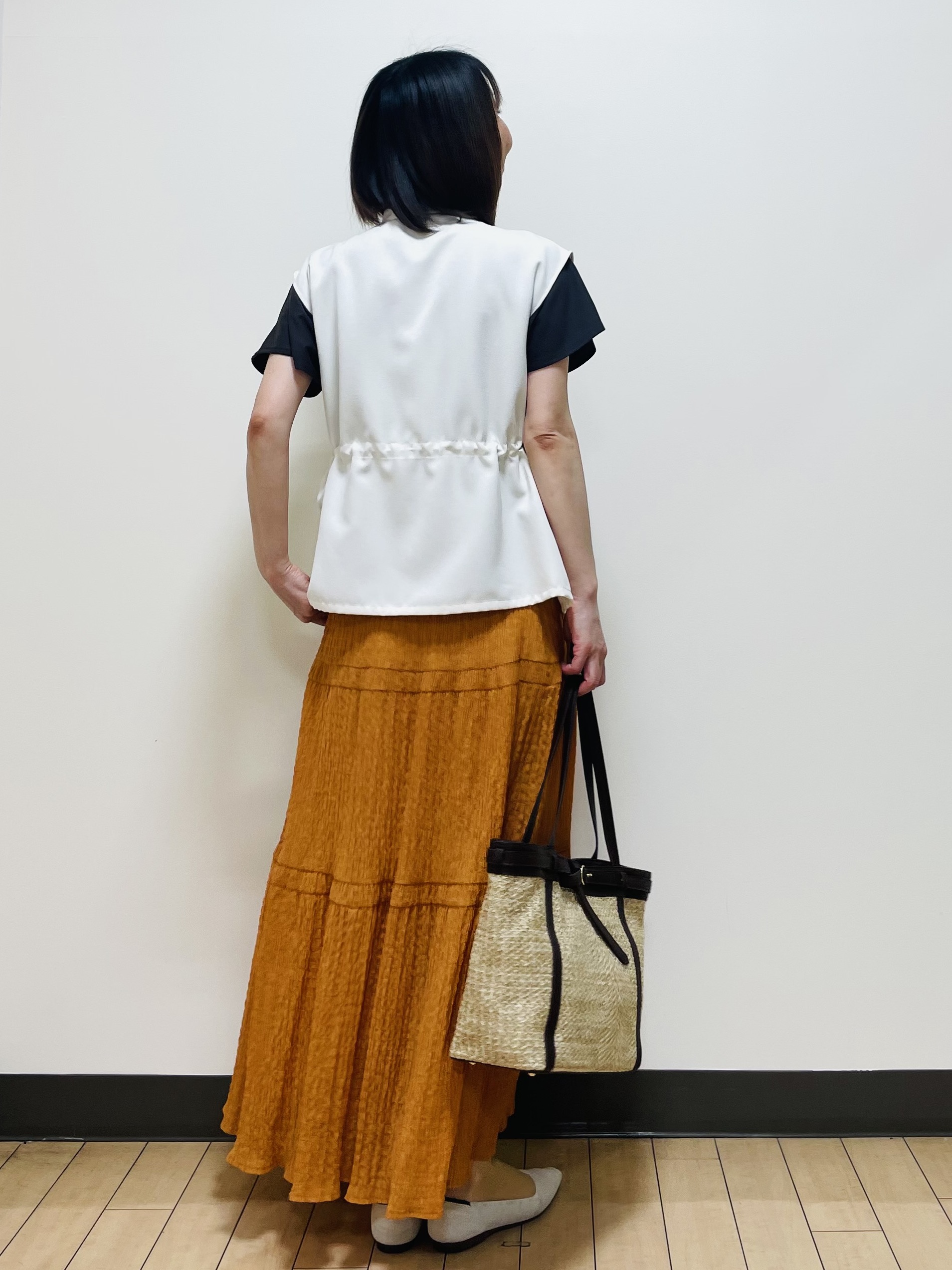 Riiさんの「Reflect｜リネンライクスタンドネックジレ」を使ったコーディネート