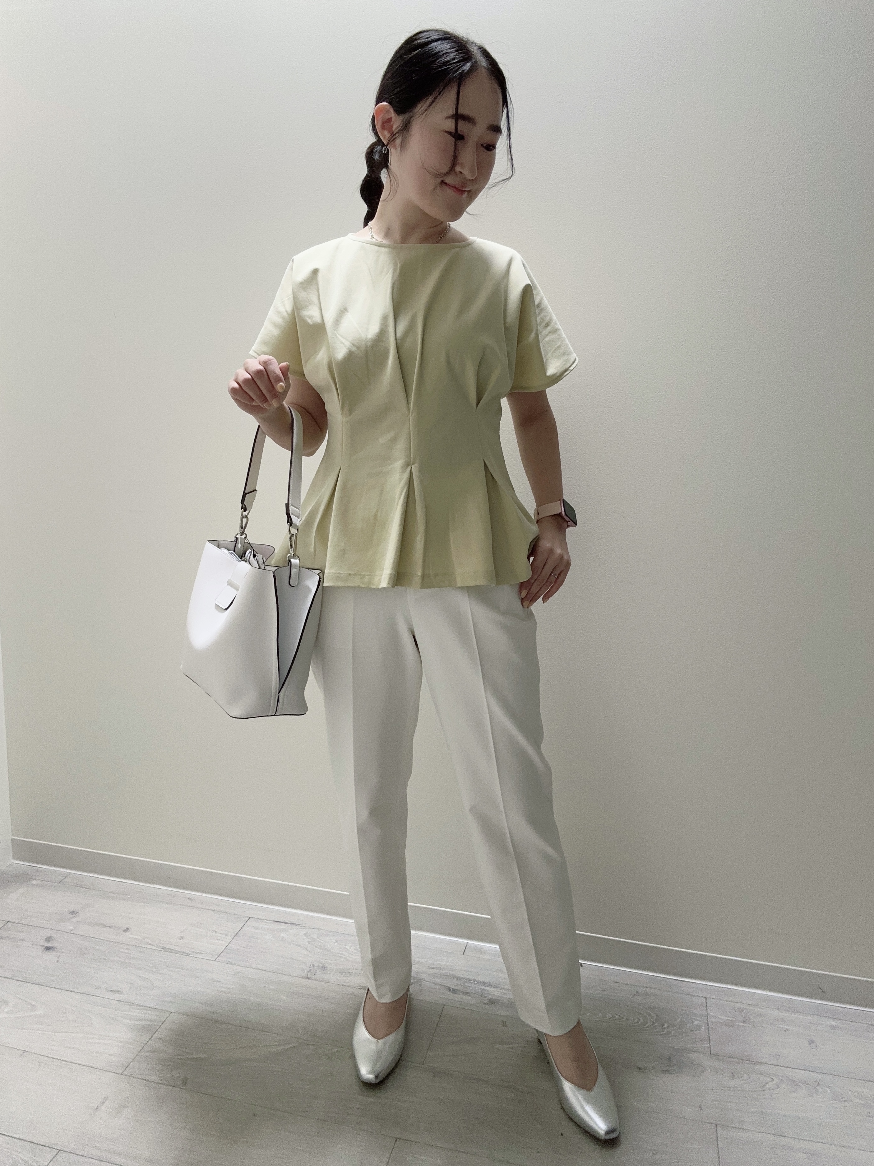 末廣美智子さんの「Reflect｜【UVカット／接触冷感／吸水速乾】タックデザインフレアトップス」を使ったコーディネート