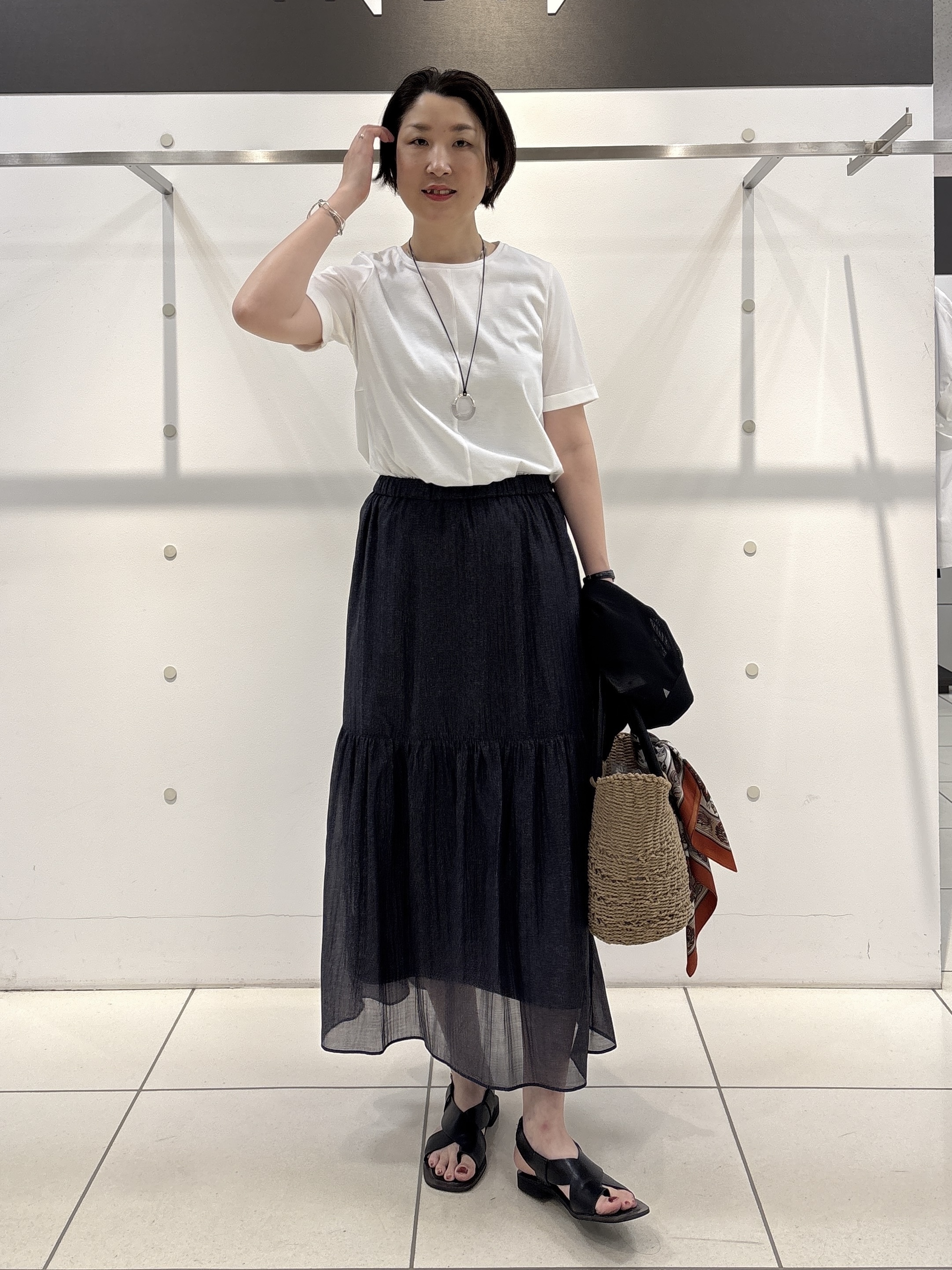 yuriさんの「INDIVI｜【バックシャン】異素材ドッキングプルオーバー」を使ったコーディネート