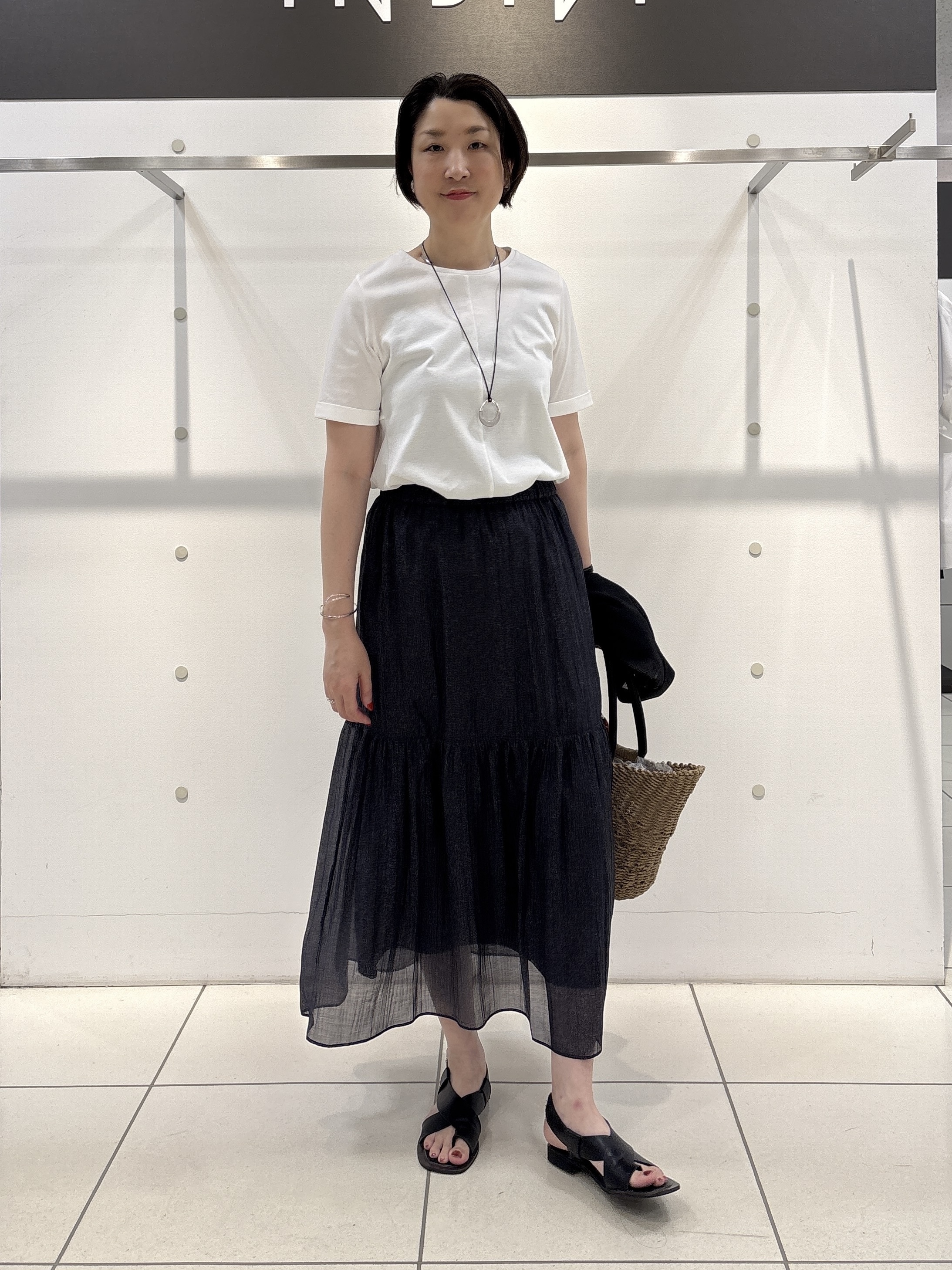 yuriさんの「INDIVI｜【バックシャン】異素材ドッキングプルオーバー」を使ったコーディネート