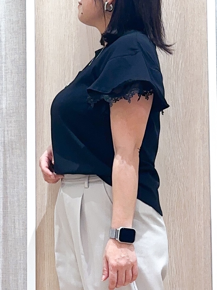 naoさんの「grove｜【二の腕カバー、UV/ひんやり】涼しく華やかに、レースレイヤードスリーブTシャツ」を使ったコーディネート