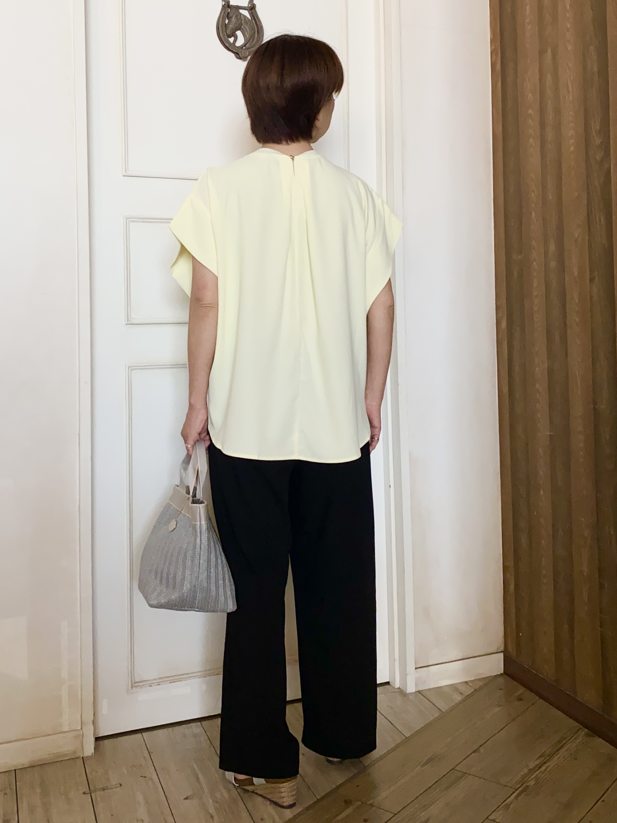 WAさんの「SHOO･LA･RUE｜【洗濯機可/体型カバー】インせずこなれる ふんわり裾バルーントップス」を使ったコーディネート