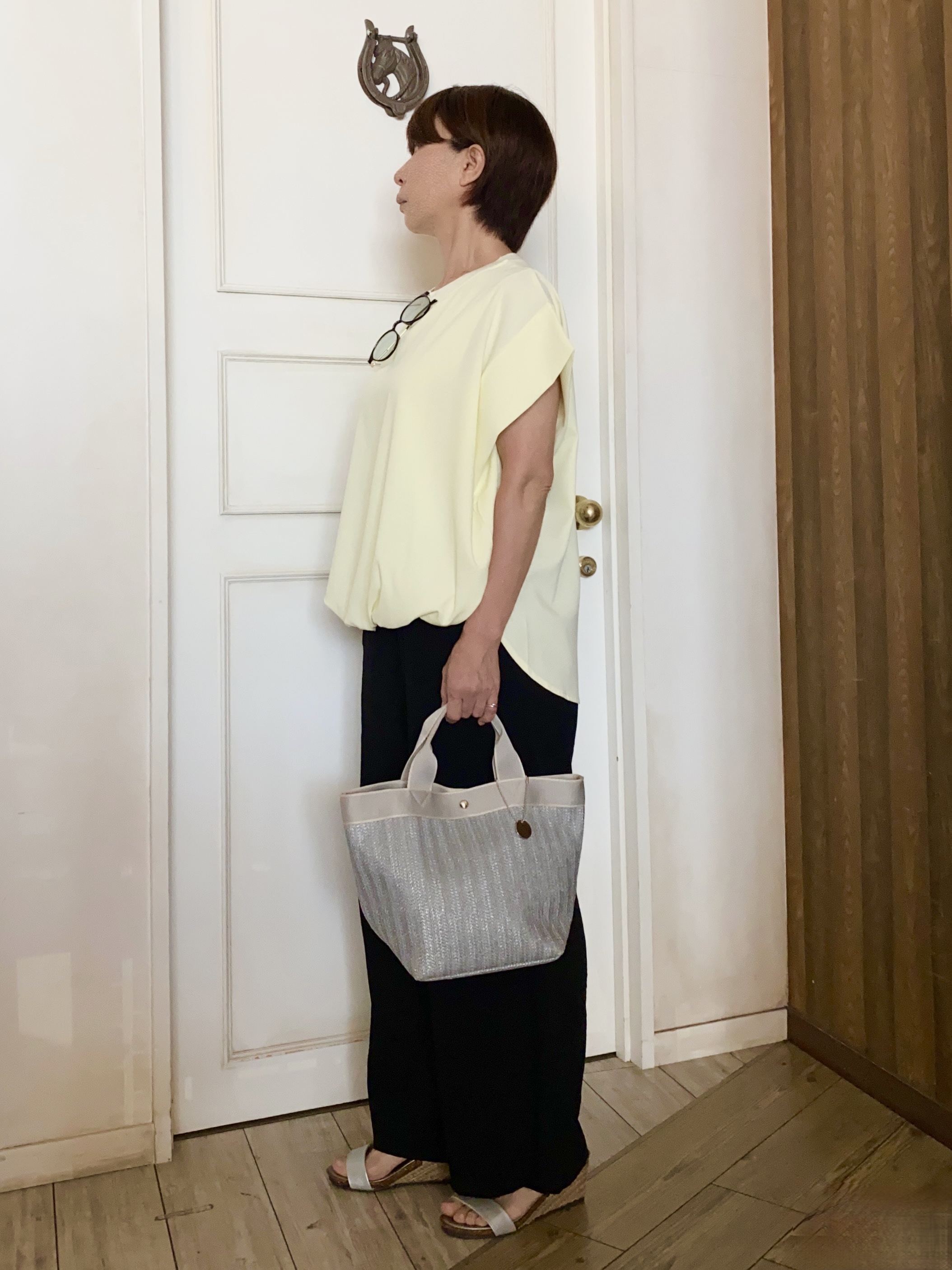WAさんの「SHOO･LA･RUE｜【洗濯機可/体型カバー】インせずこなれる ふんわり裾バルーントップス」を使ったコーディネート