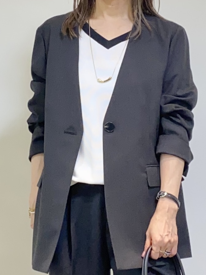 tomoさんの「UNTITLED｜【さらりと快適/セットアップ可/UV/接触冷感】スラブカラーレスジャケット」を使ったコーディネート
