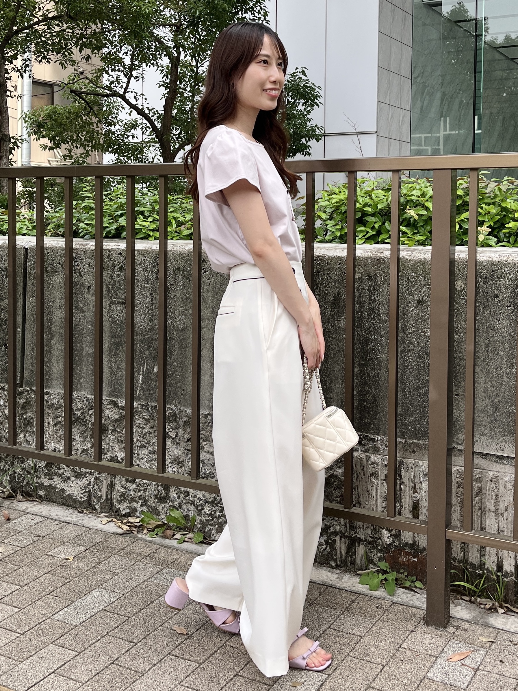 はばさんの「Couture brooch｜【接触冷感・UVカット・洗える】CATプリントTシャツ」を使ったコーディネート