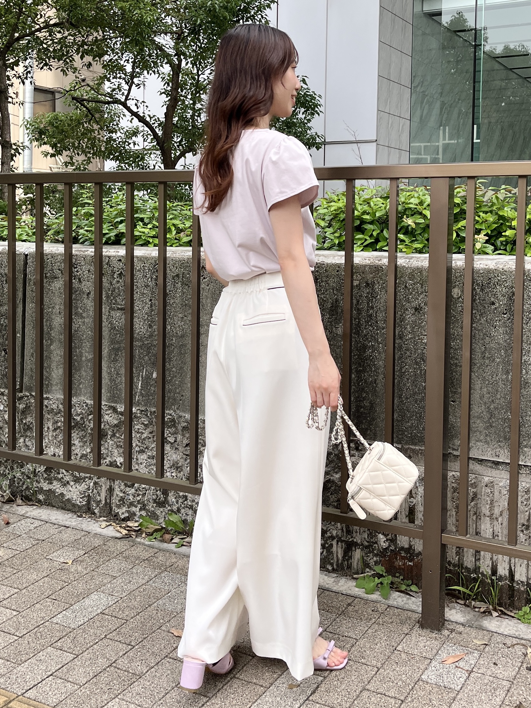 はばさんの「Couture brooch｜【接触冷感・UVカット・洗える】CATプリントTシャツ」を使ったコーディネート