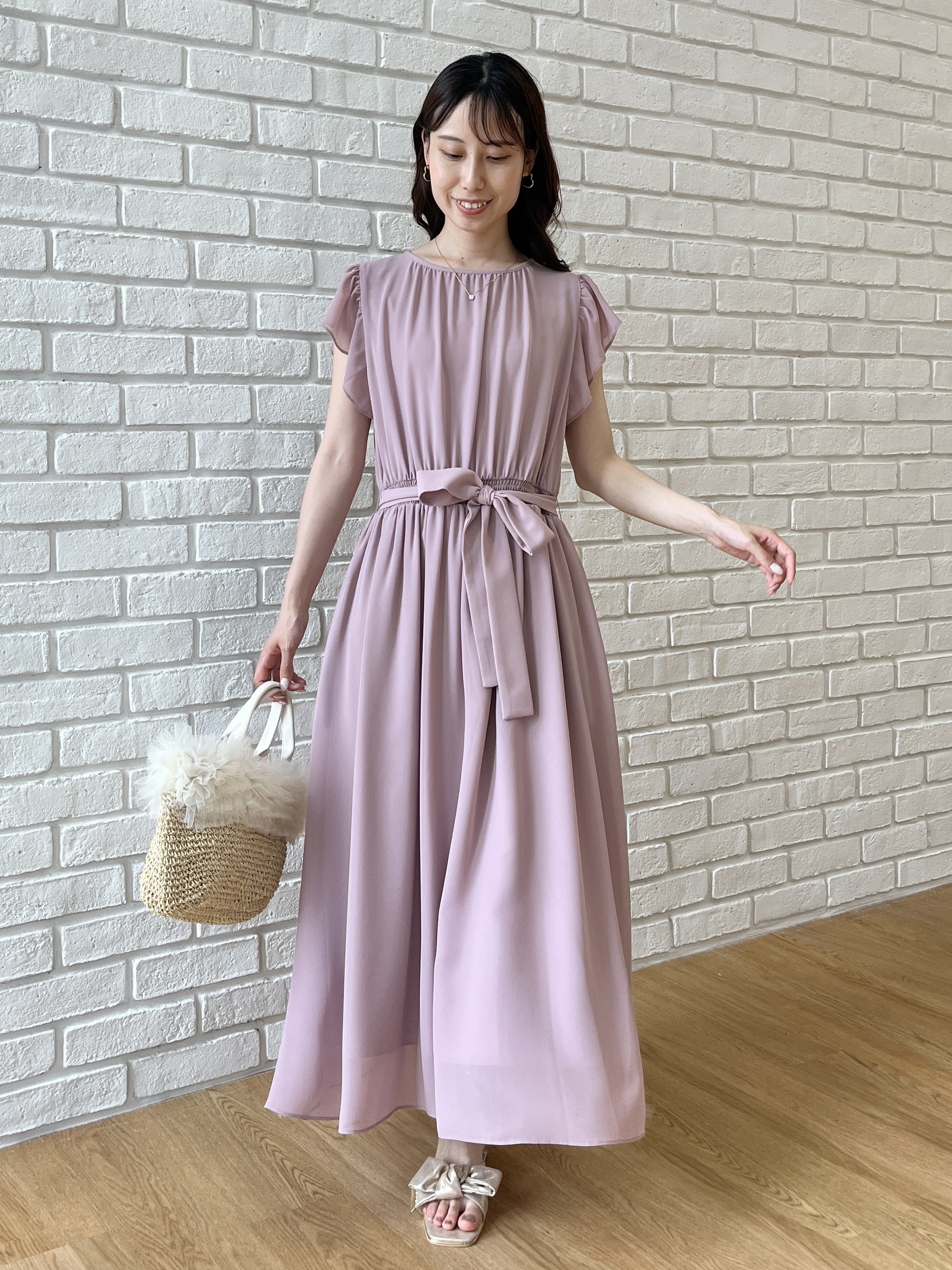 はばさんの「Couture brooch｜【洗える】袖フリル シフォン ギャザーワンピース」を使ったコーディネート