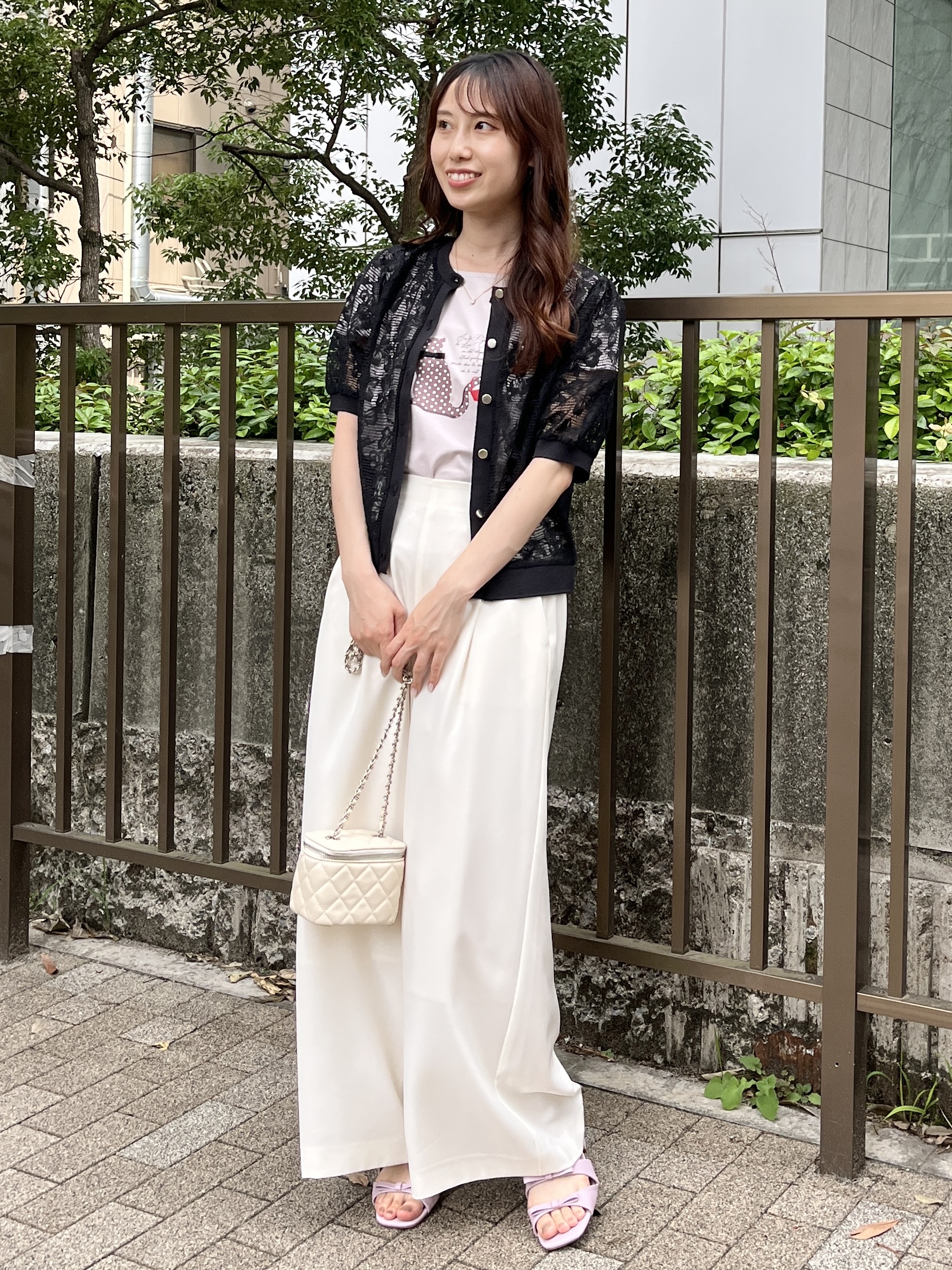 はばさんの「Couture brooch｜【接触冷感・UVカット・洗える】CATプリントTシャツ」を使ったコーディネート