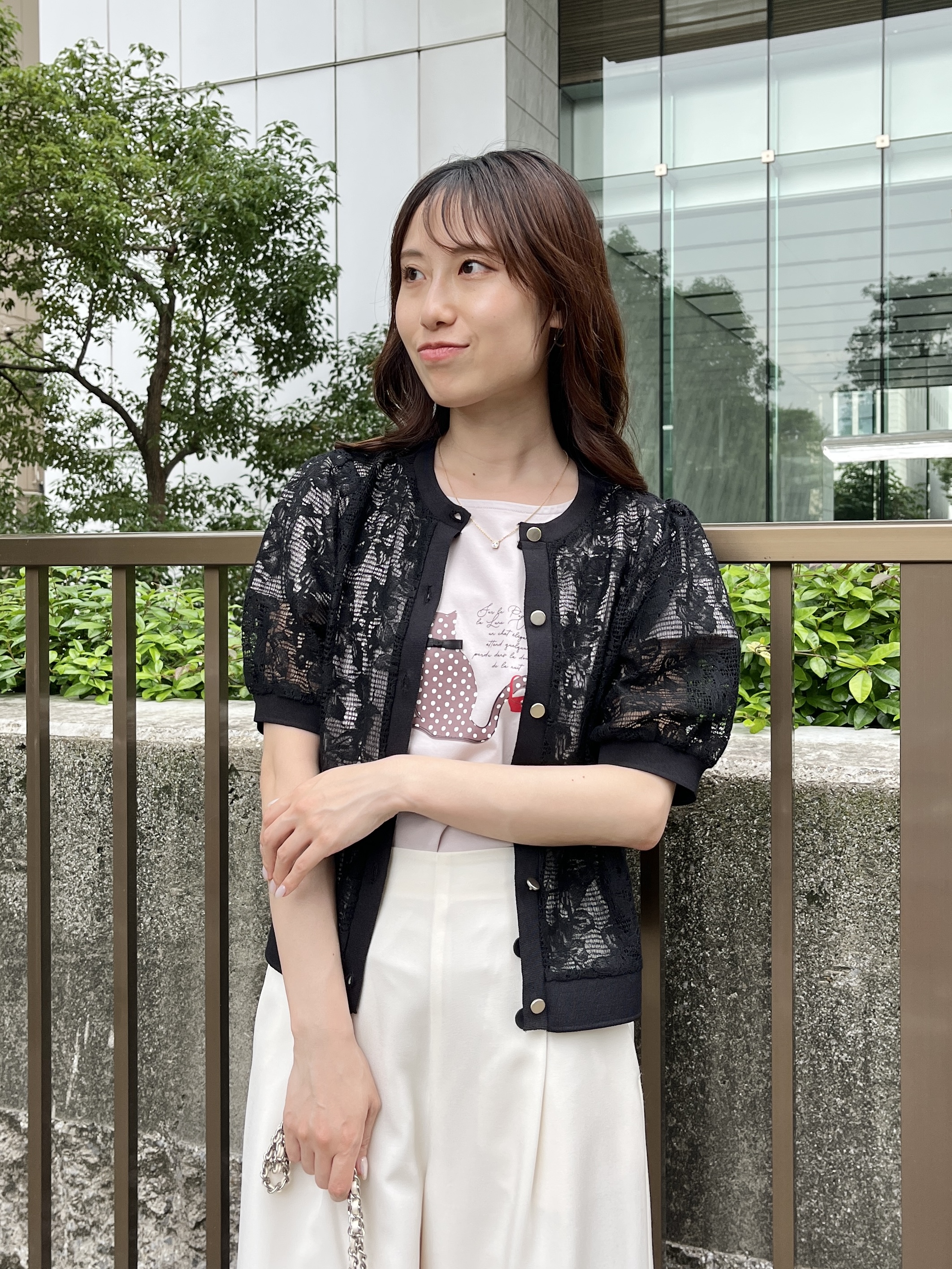 はばさんの「Couture brooch｜【接触冷感・UVカット・洗える】CATプリントTシャツ」を使ったコーディネート