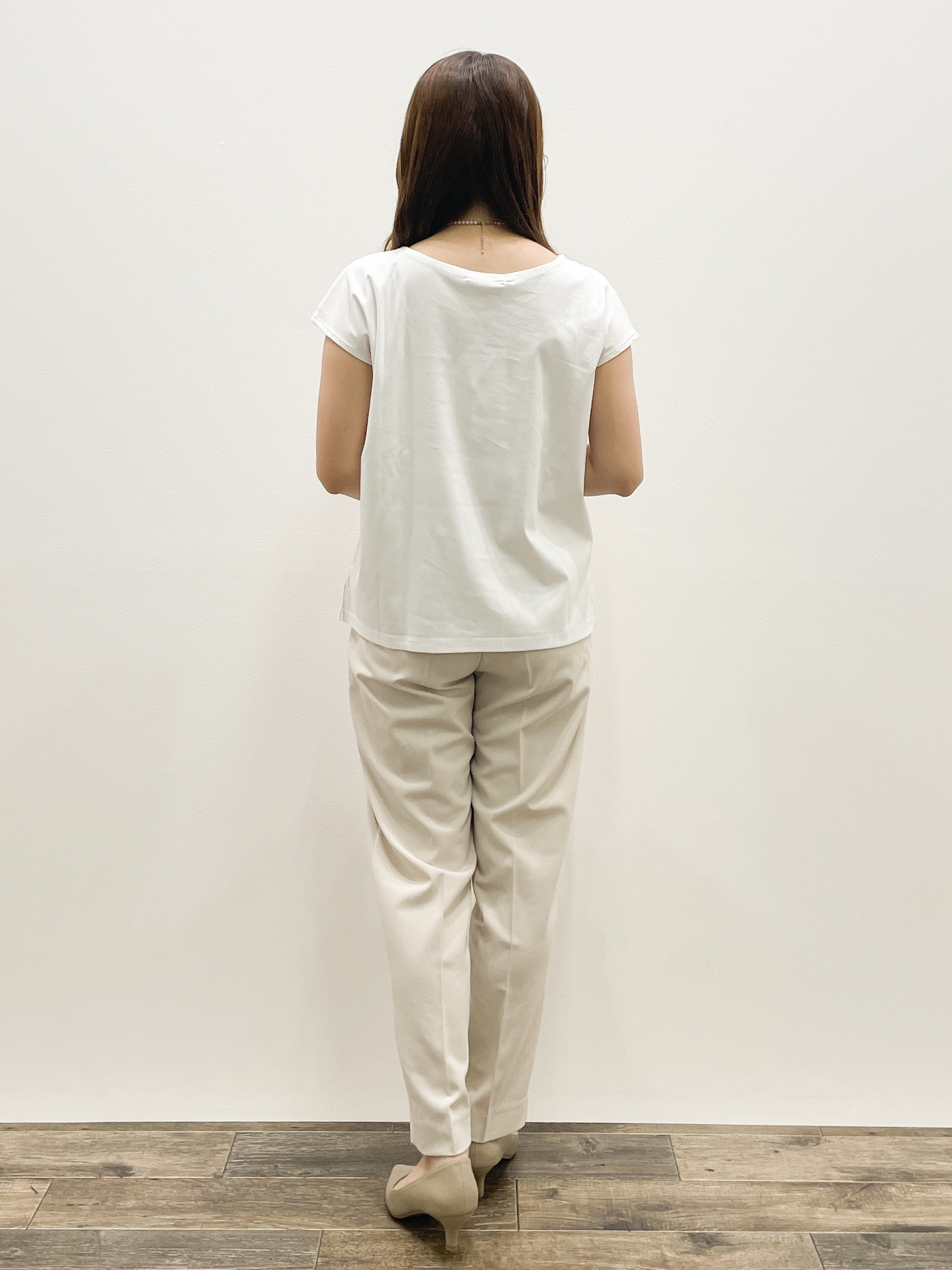Asukaさんの「OPAQUE.CLIP｜【接触冷感】ビジューキーネックフレンチトップス《UVケア／洗濯機OK／XS～3L／8col》」を使ったコーディネート