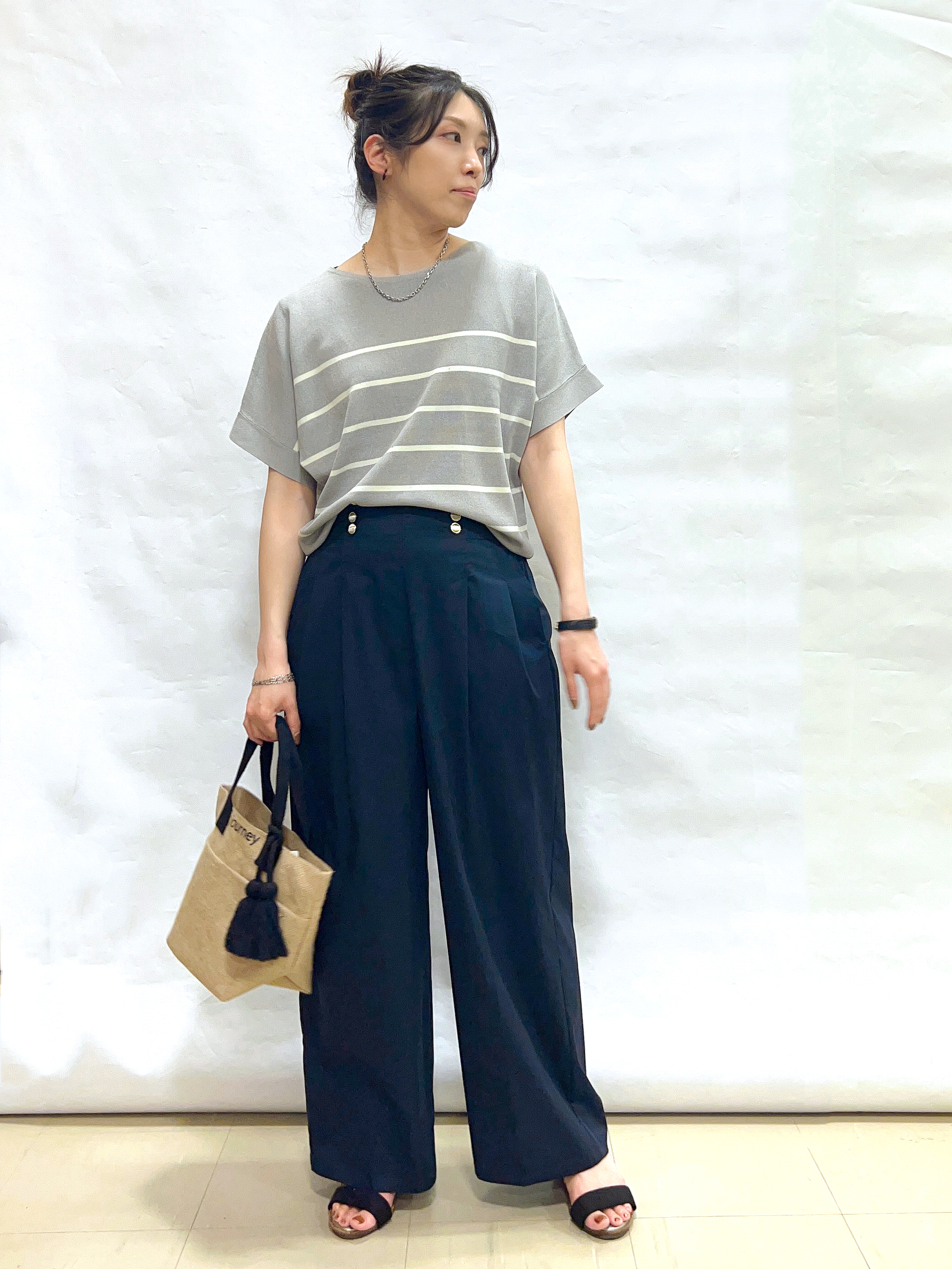 まっつんさんの「SHOO･LA･RUE｜【毎日洗える/ひんやり/UV/S-LL】二の腕隠れる さらっとドルマン半袖ニット」を使ったコーディネート