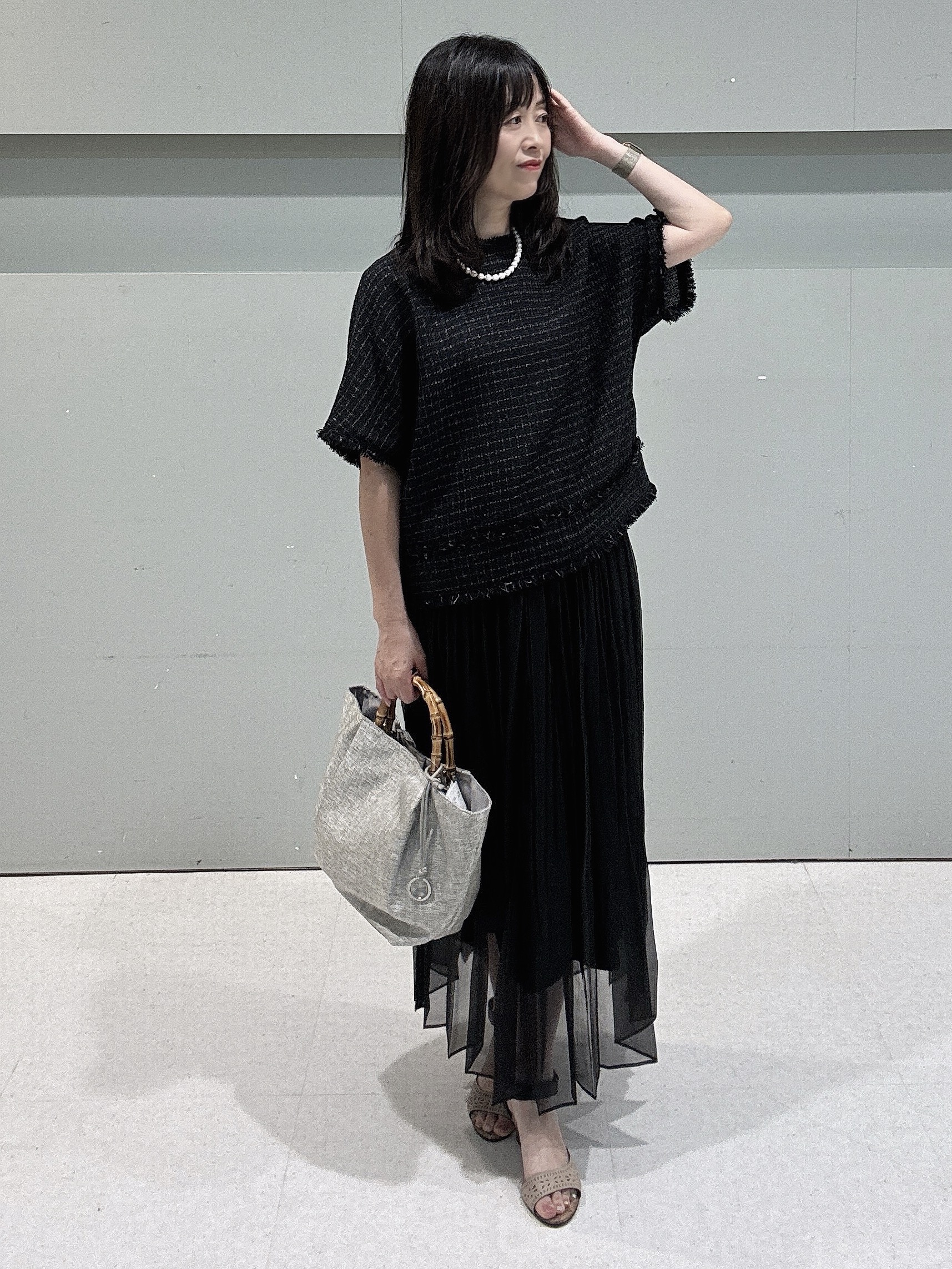makiさんの「UNTITLED｜ファンシーツイードブラウス」を使ったコーディネート