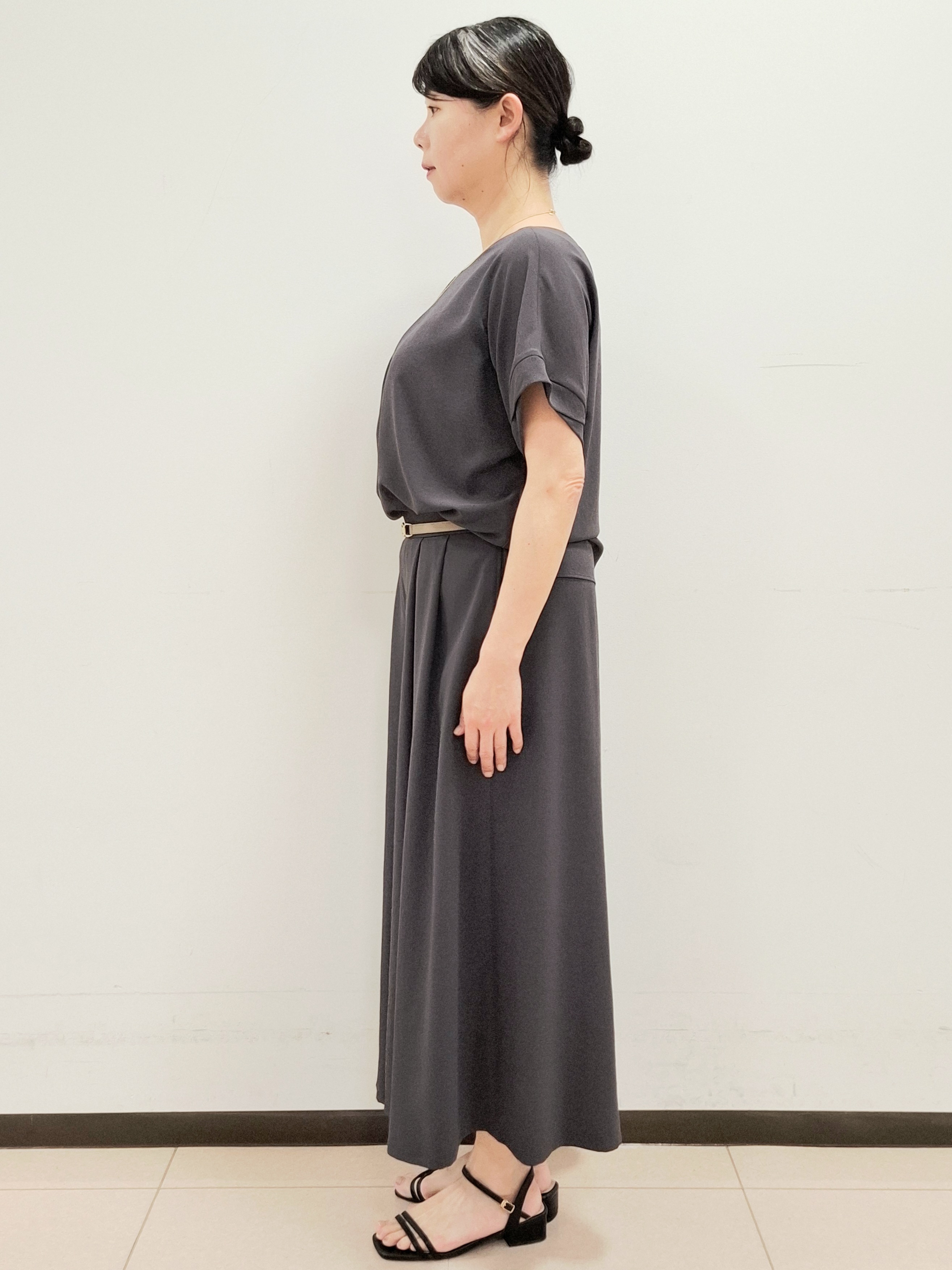 ねぎさんの「UNTITLED｜【接触冷感/通気性/洗える】フロントフリルブラウス」を使ったコーディネート