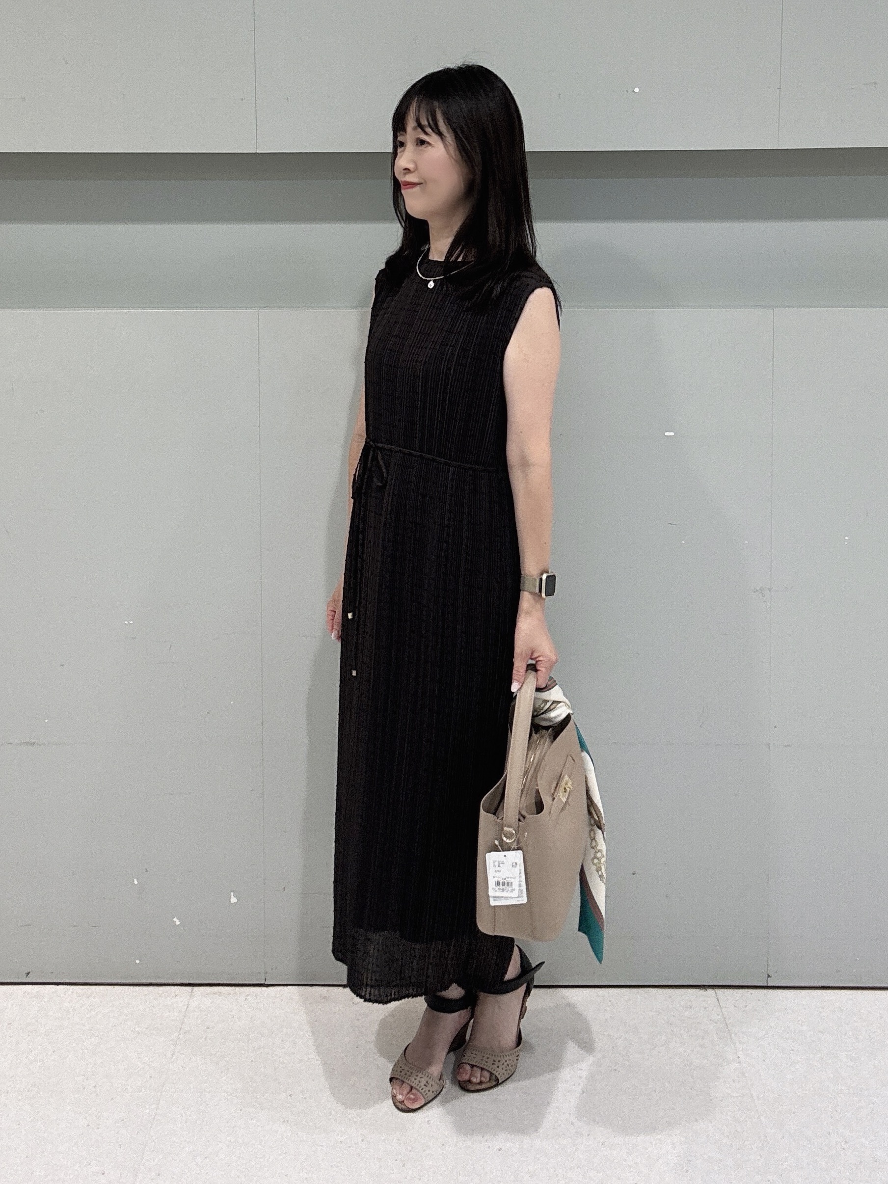 makiさんの「UNTITLED｜【ストレッチ性/洗える】短丈ニットカーディガン」を使ったコーディネート
