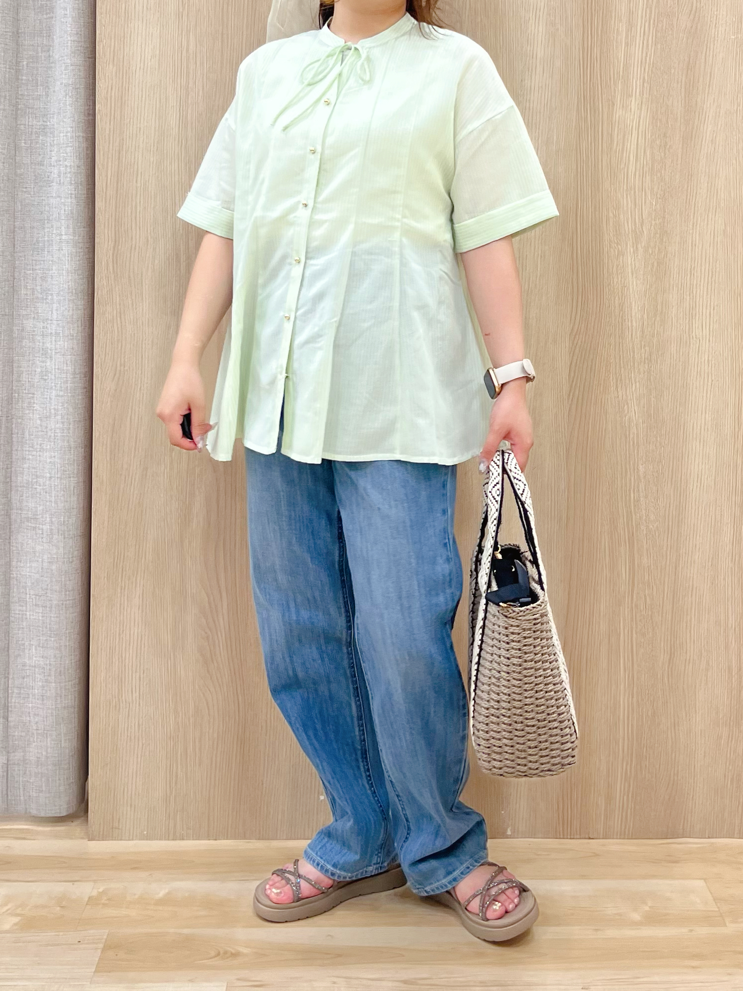 みことさんの「grove｜【洗濯機OK・ひんやり】さらっと軽やか、夏のフレアシャツ」を使ったコーディネート