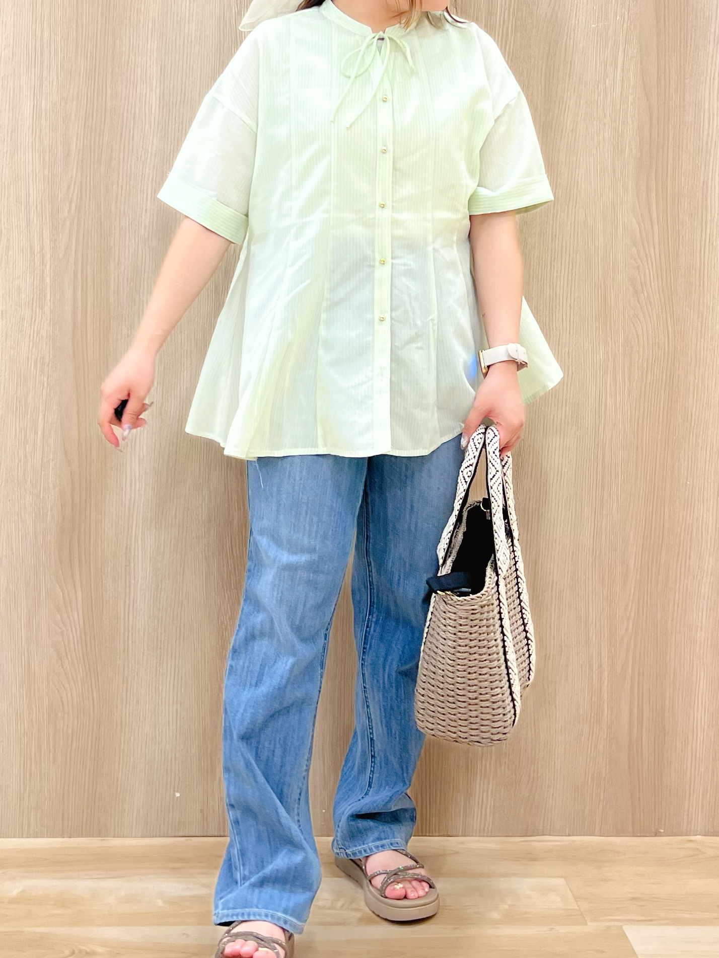 みことさんの「grove｜【洗濯機OK・ひんやり】さらっと軽やか、夏のフレアシャツ」を使ったコーディネート